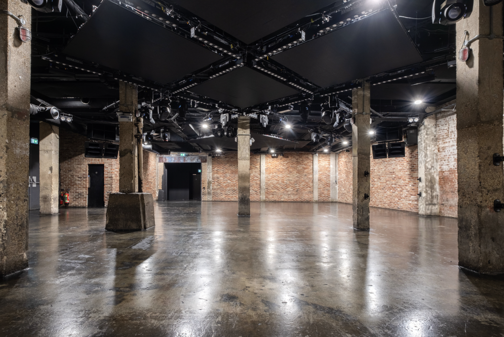 The Warehouse - yvxlkj2vjdd.png