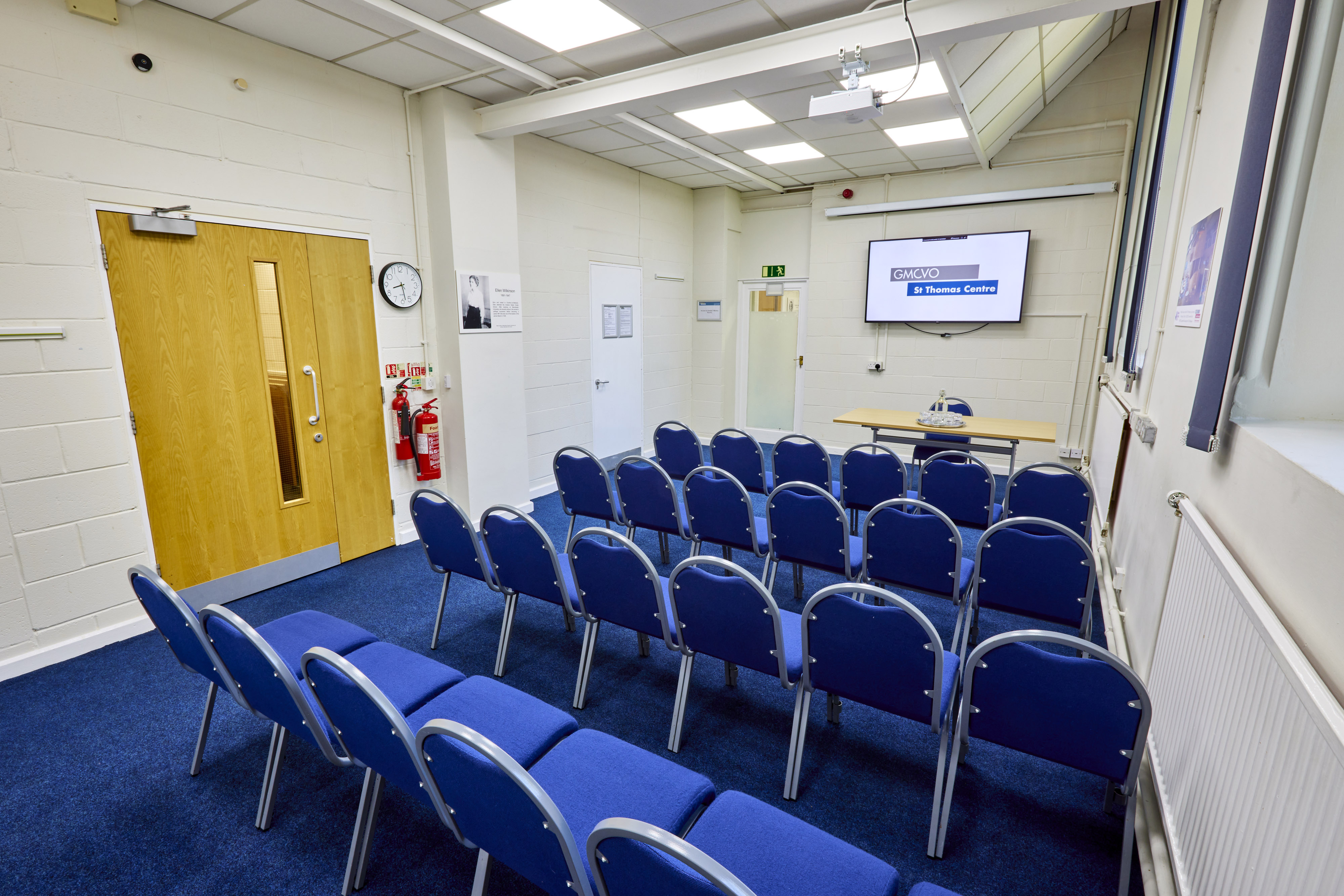 Wilkinson Room at St Thomas Centre: organized meeting space for workshops and conferences.