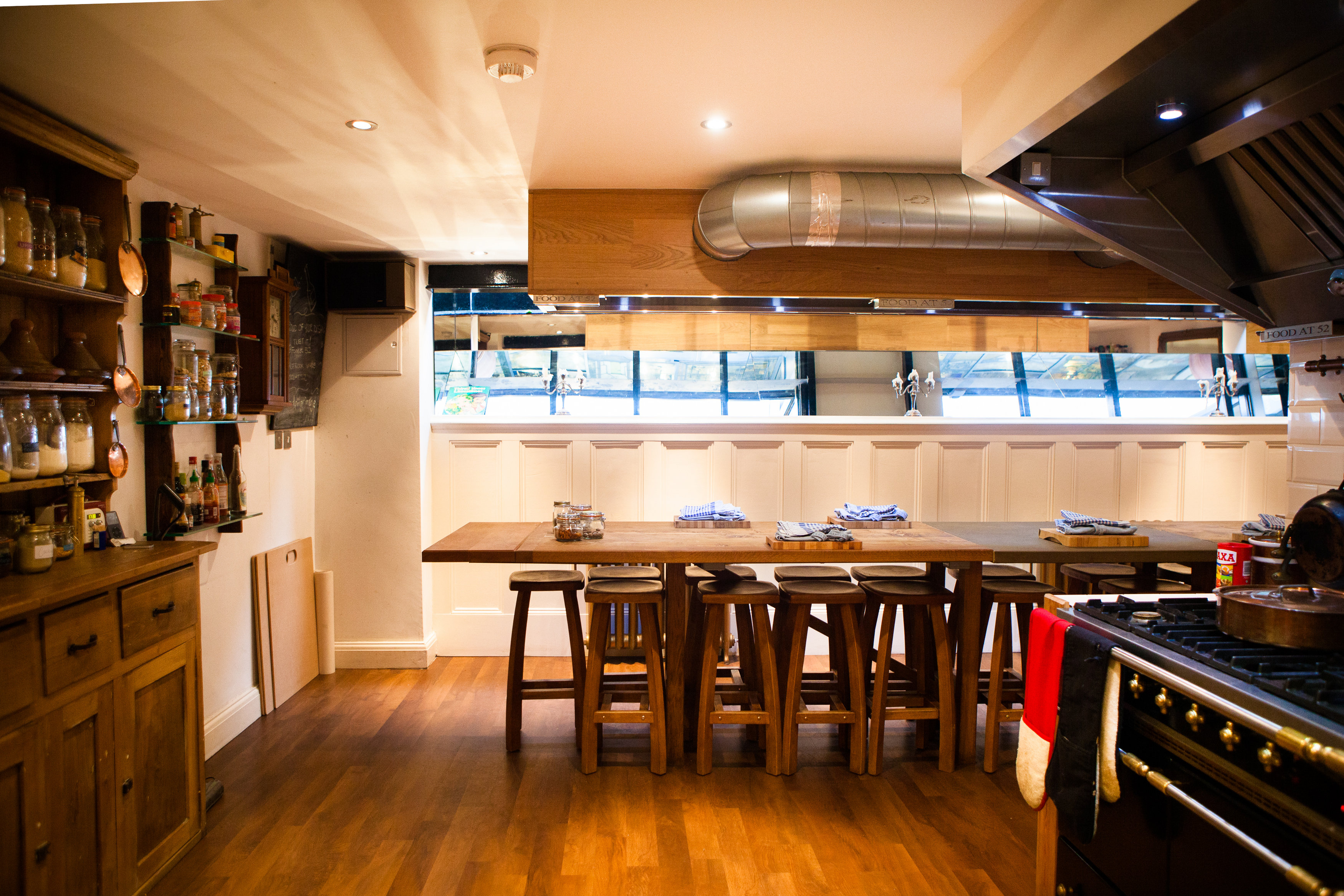 Kitchen and Lounge - k1uhxmm5lk0.jpg