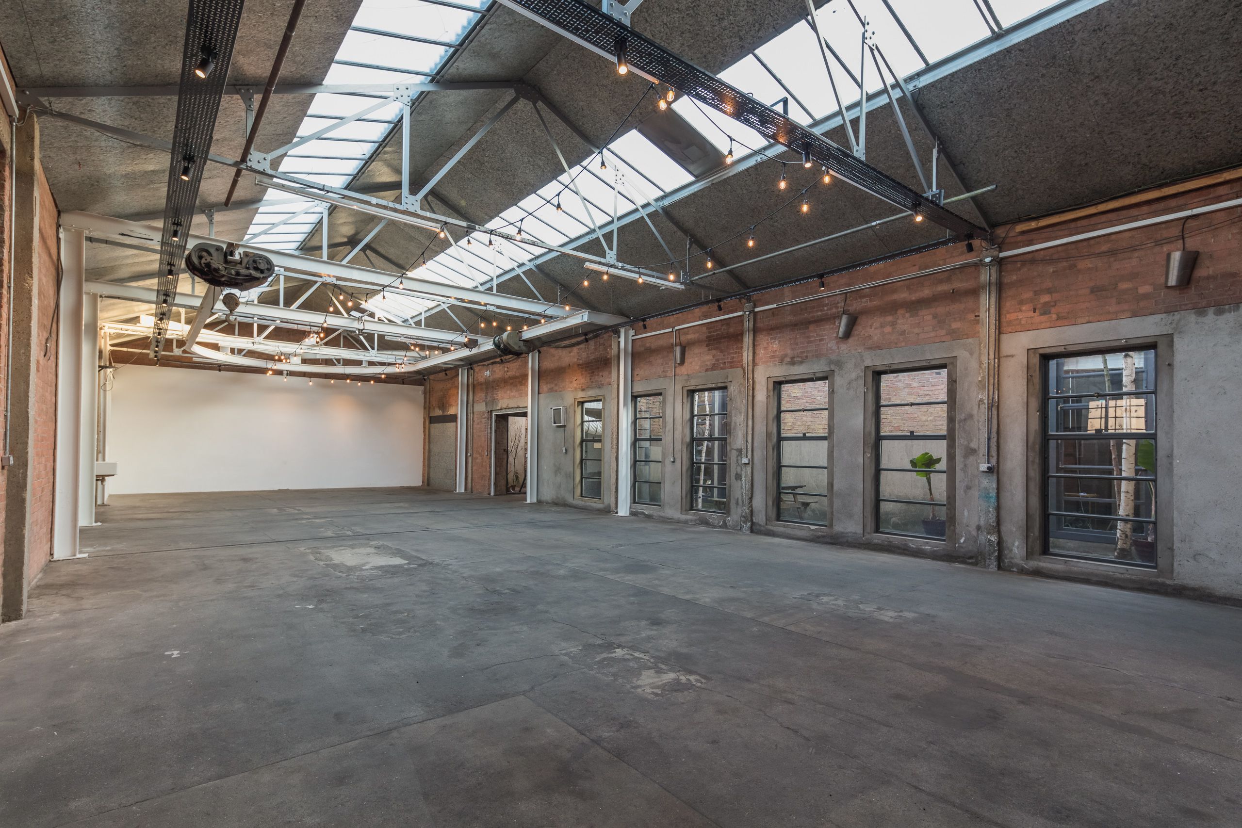 Atrium - yxwt513ipgg.jpg