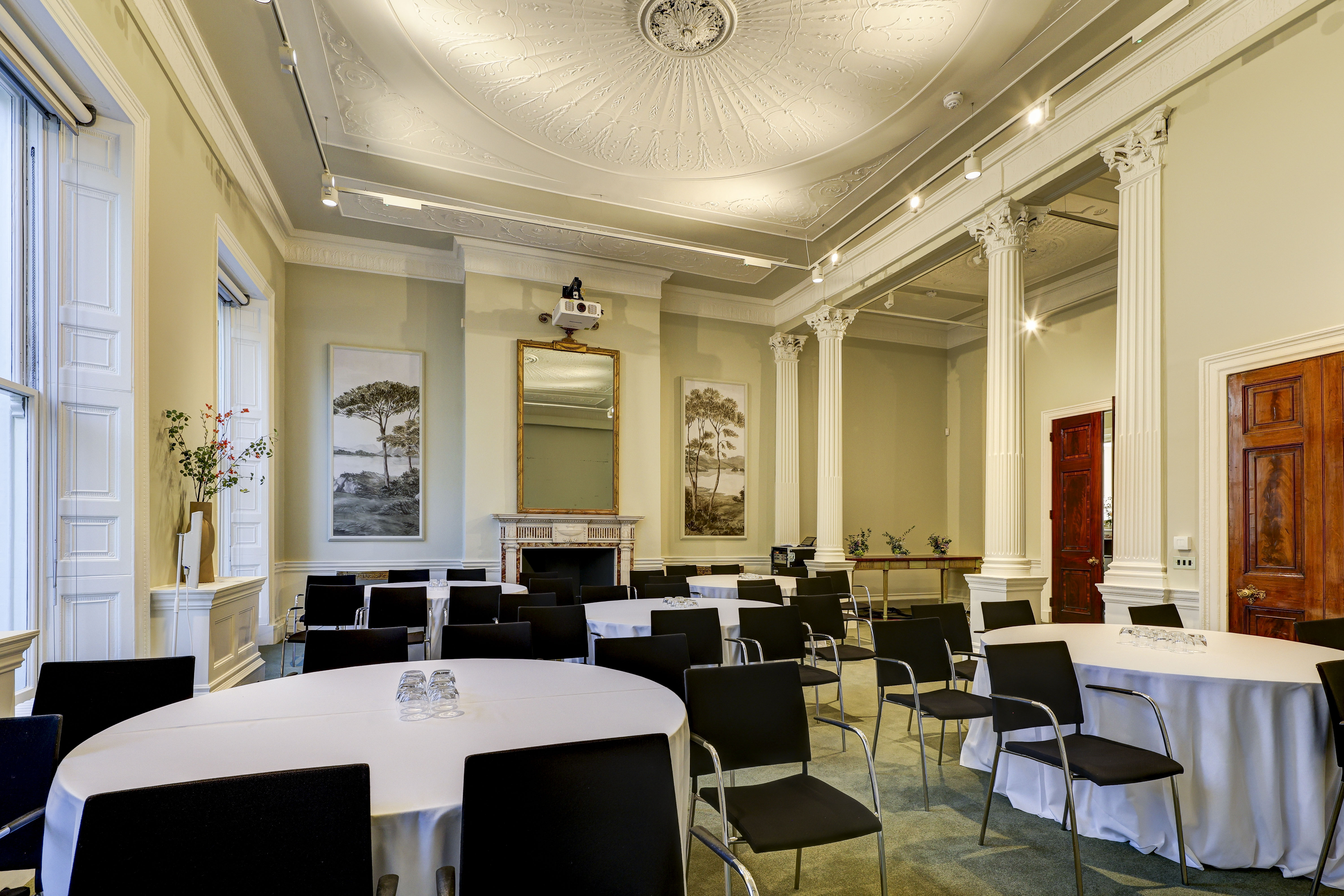 Council Chamber - fuosgsxlduc.JPG