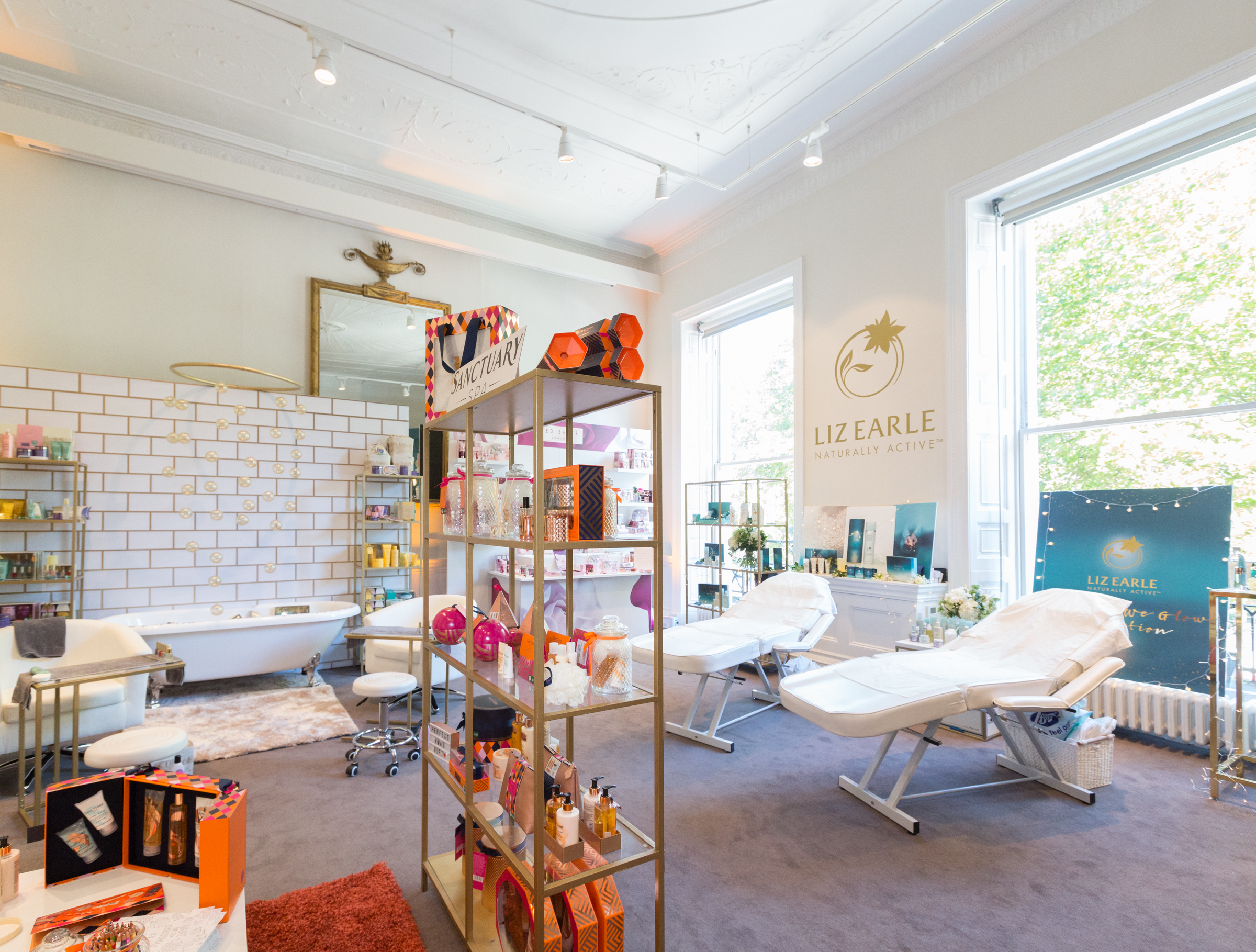 Elegant Council Chamber at 41 Portland Place for wellness workshops and beauty events.