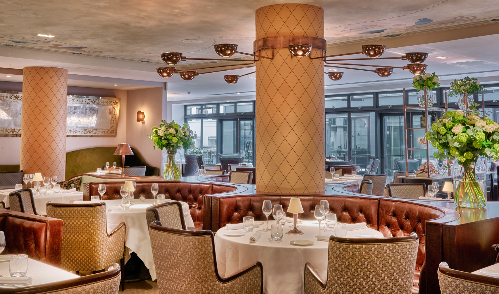 Sophisticated dining venue in Sartoria, ideal for upscale events and meetings.