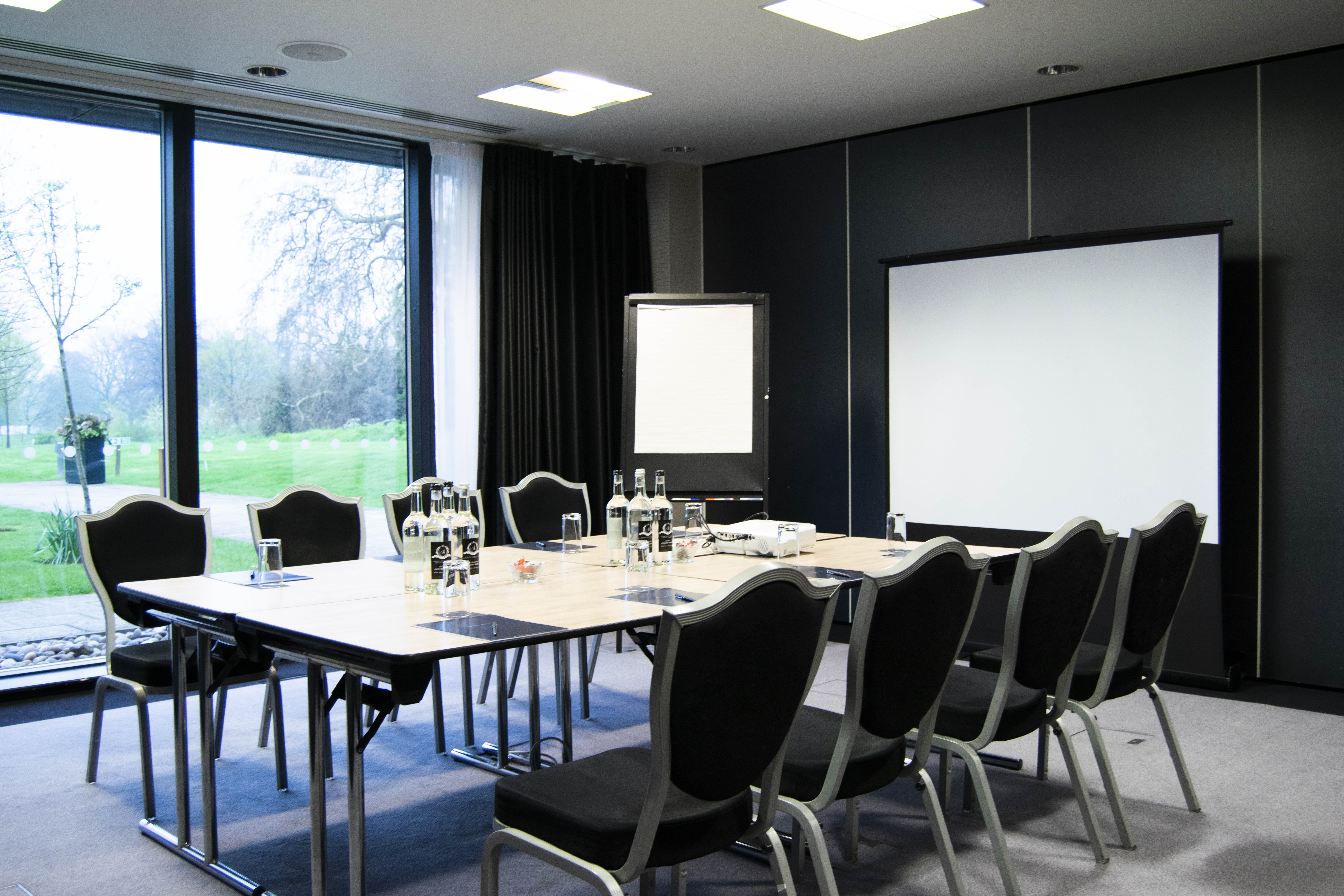 Meeting room at Empire, Hilton London Syon Park, ideal for workshops and team meetings.