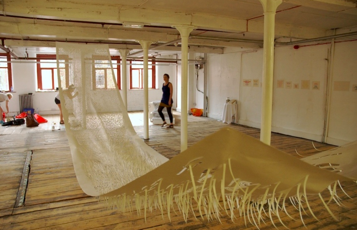 Versatile event space at Kraak Gallery with artistic installations for creative workshops.