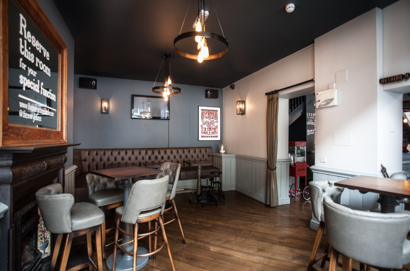 Cozy venue with warm decor for intimate meetings and networking events in Marylebone.