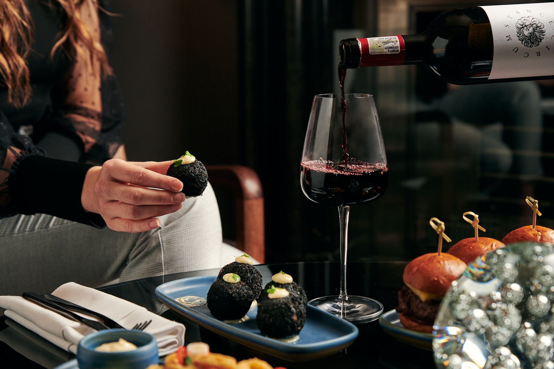 The Hari Bar - ji3phezjhb5.jpg