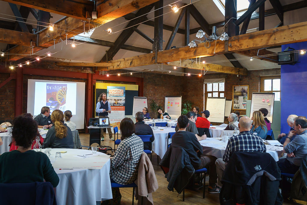 Silk Loft meeting space with natural light, ideal for presentations and collaboration.