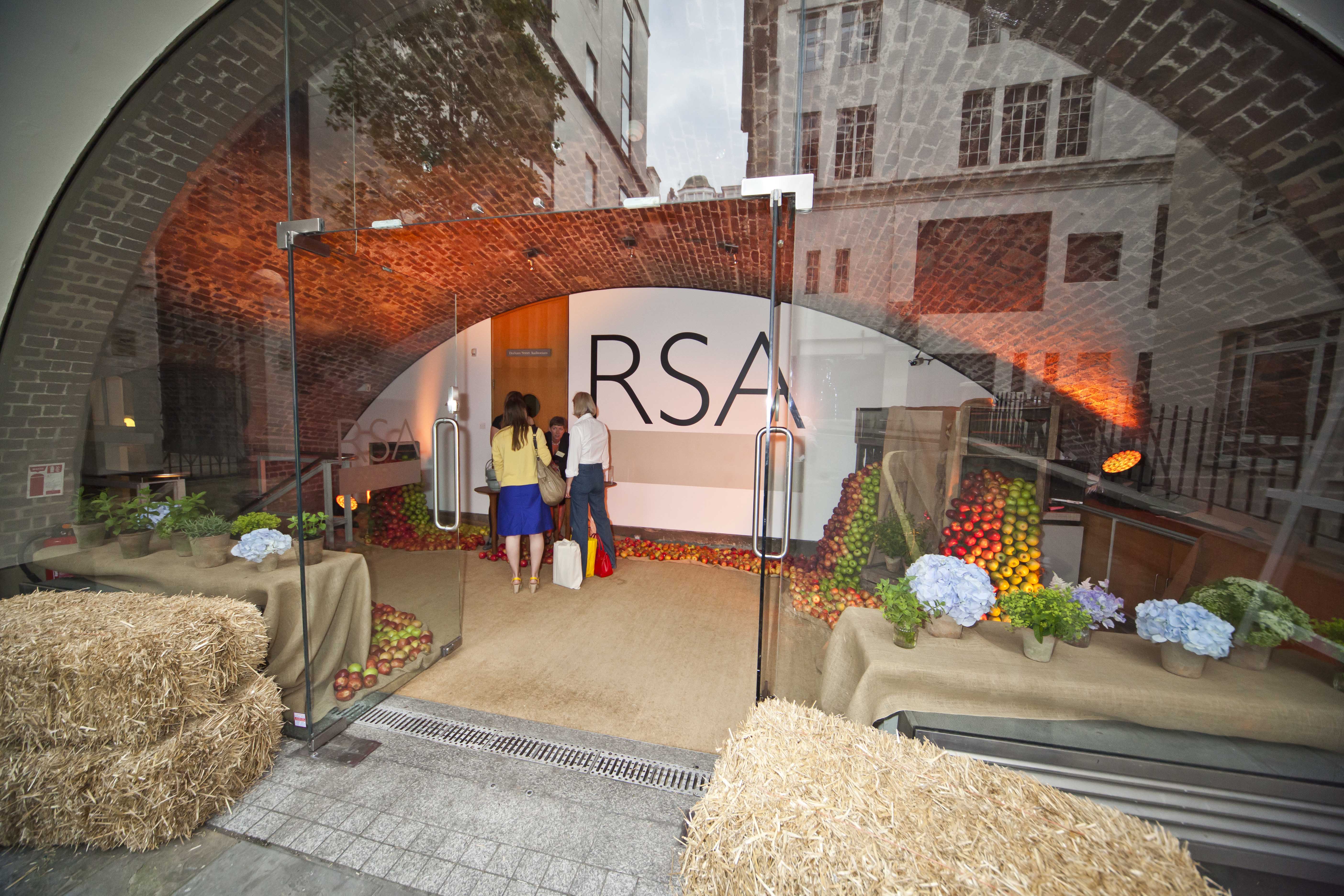 The Vaults - 1phq3bmmw04.jpg