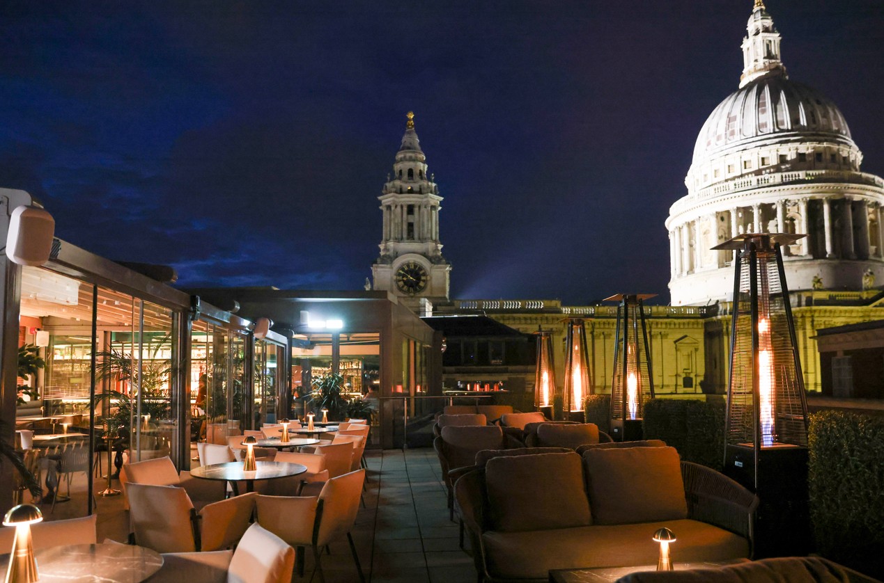 Elegant rooftop bar at Leonardo Royal Hotel London St. Paul’s for evening corporate events.