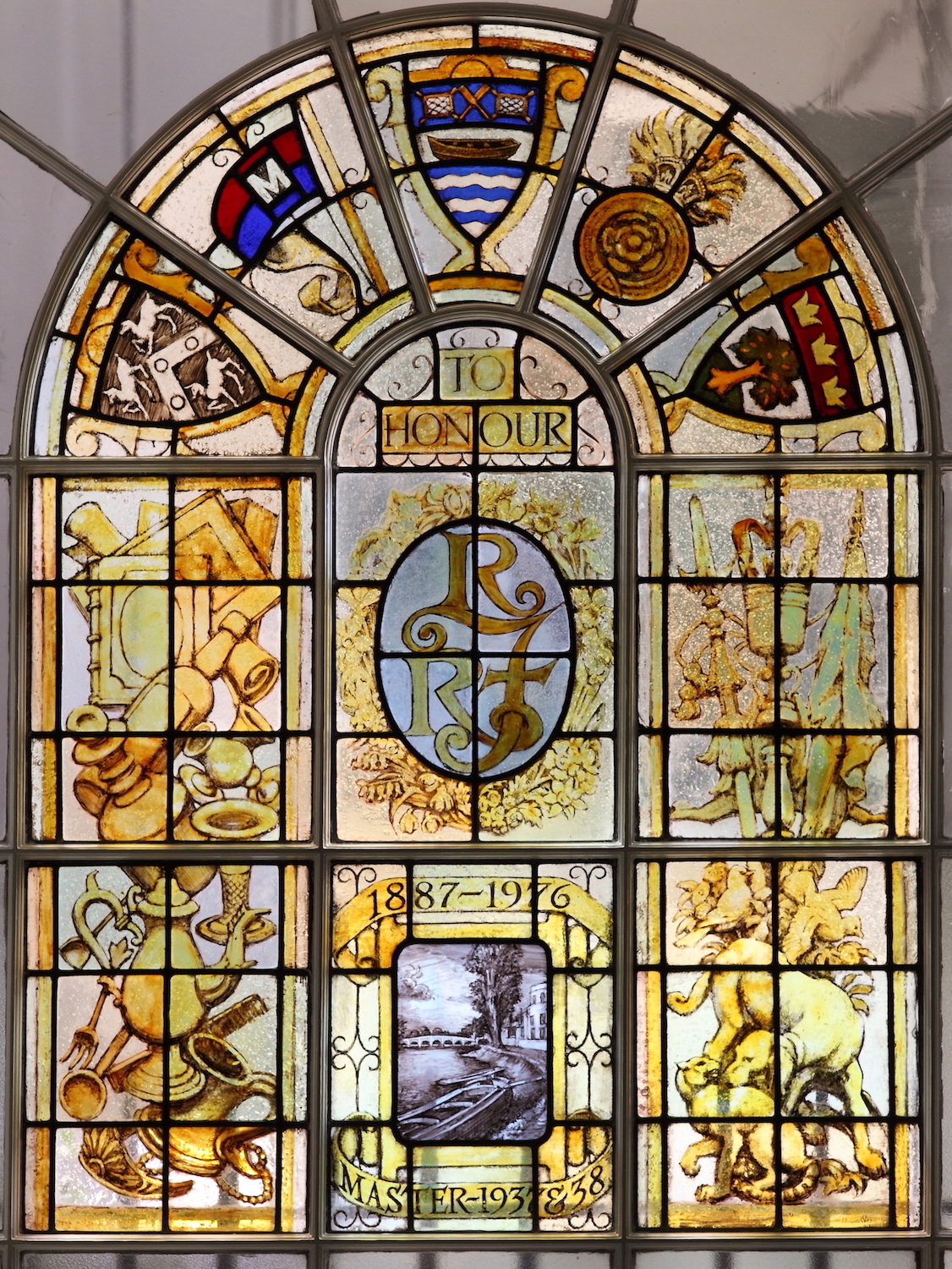 Parlour Room - embyitepwee.JPG