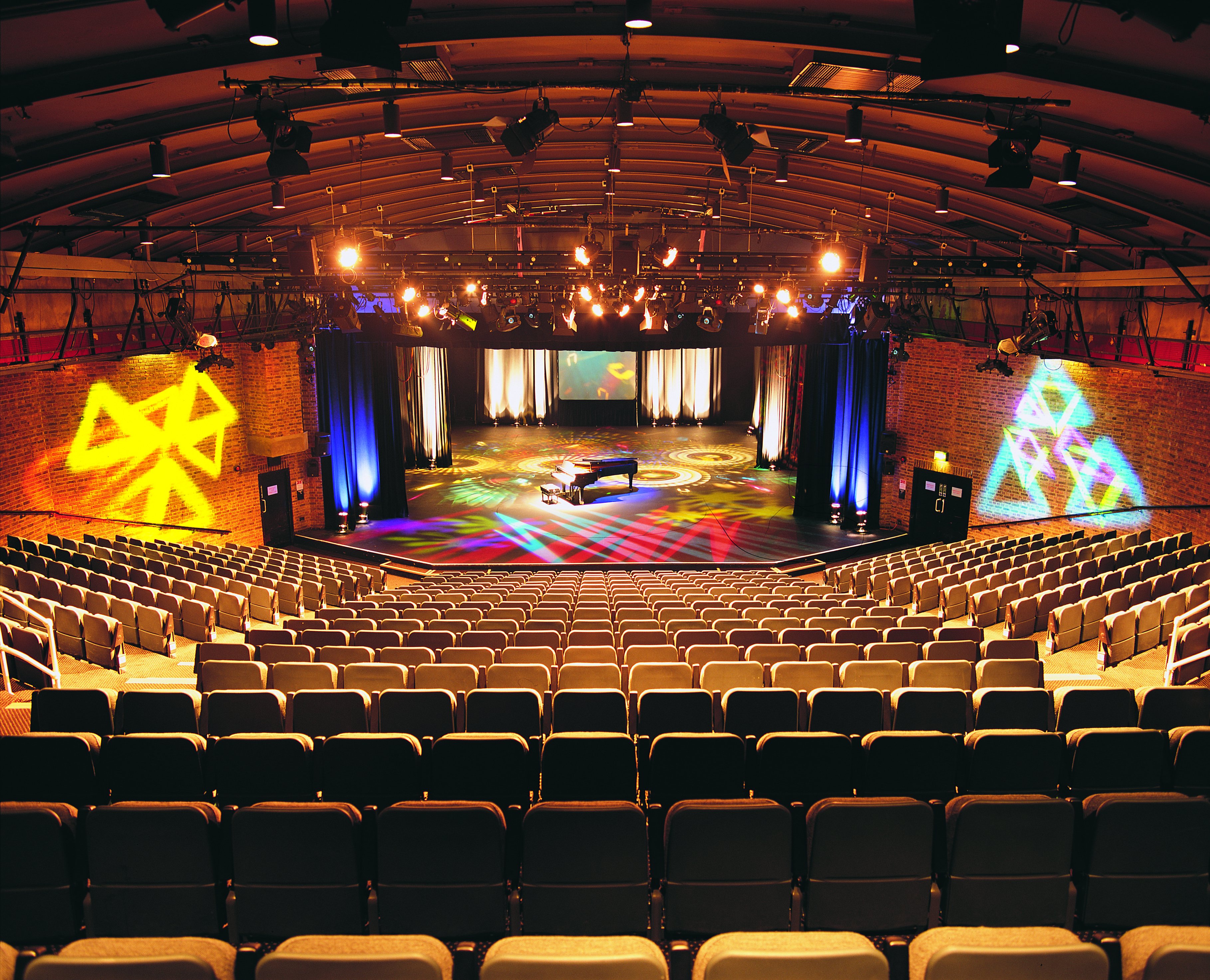 Auditorium - 1chcrddd12l.jpg