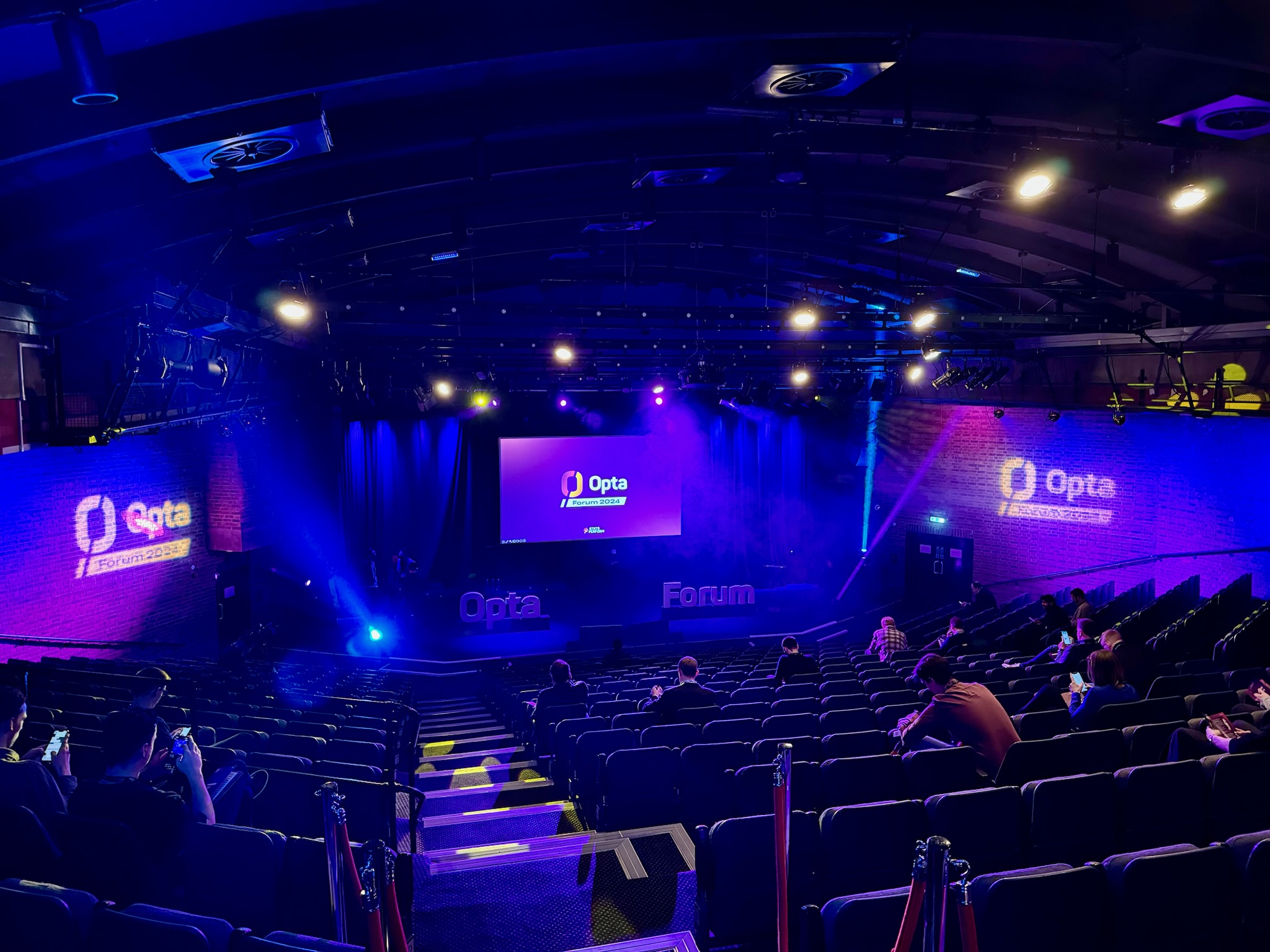 Auditorium - bi2xkv0ri42.JPG