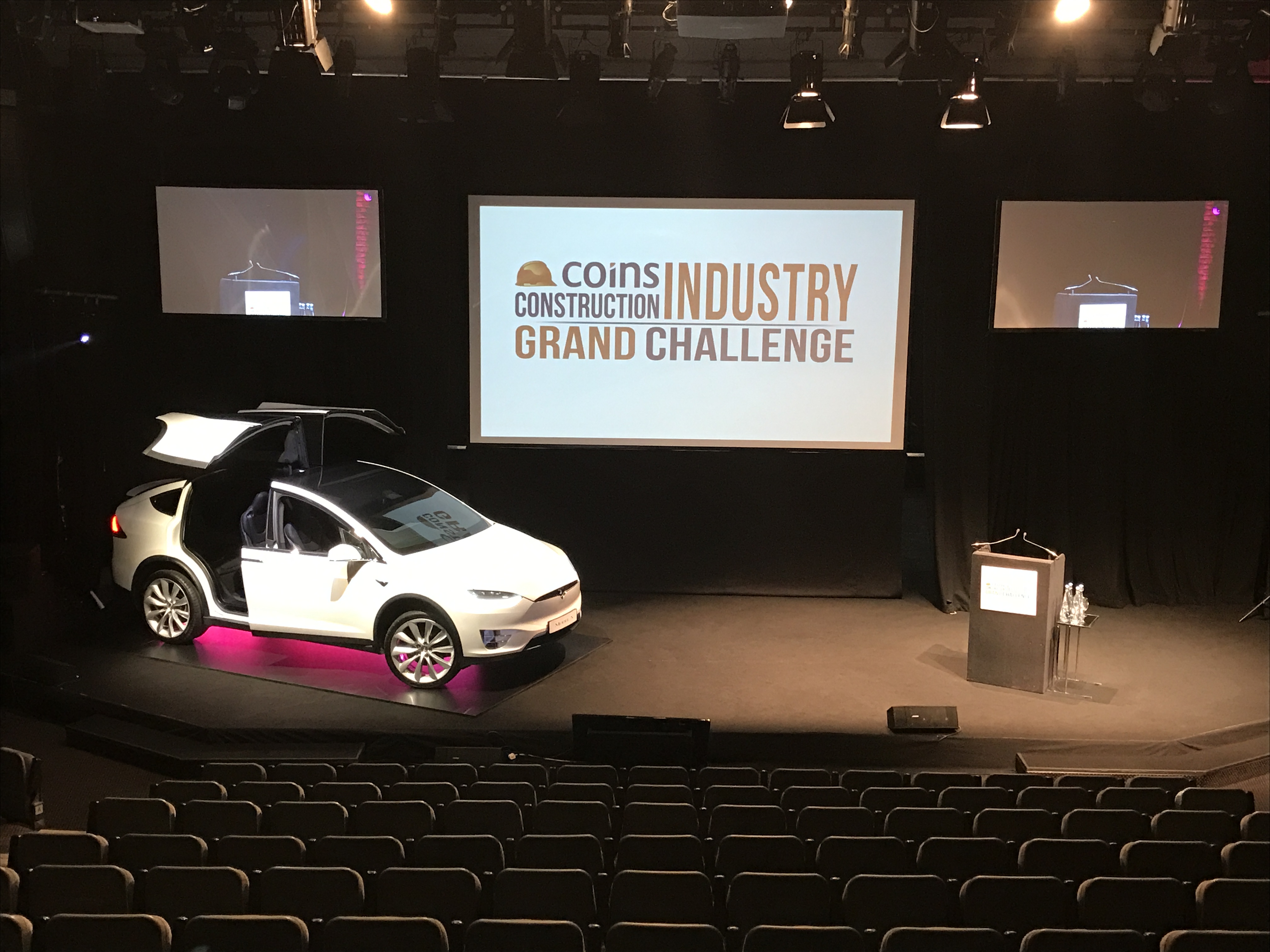 Auditorium - owszbgk4uma.JPG