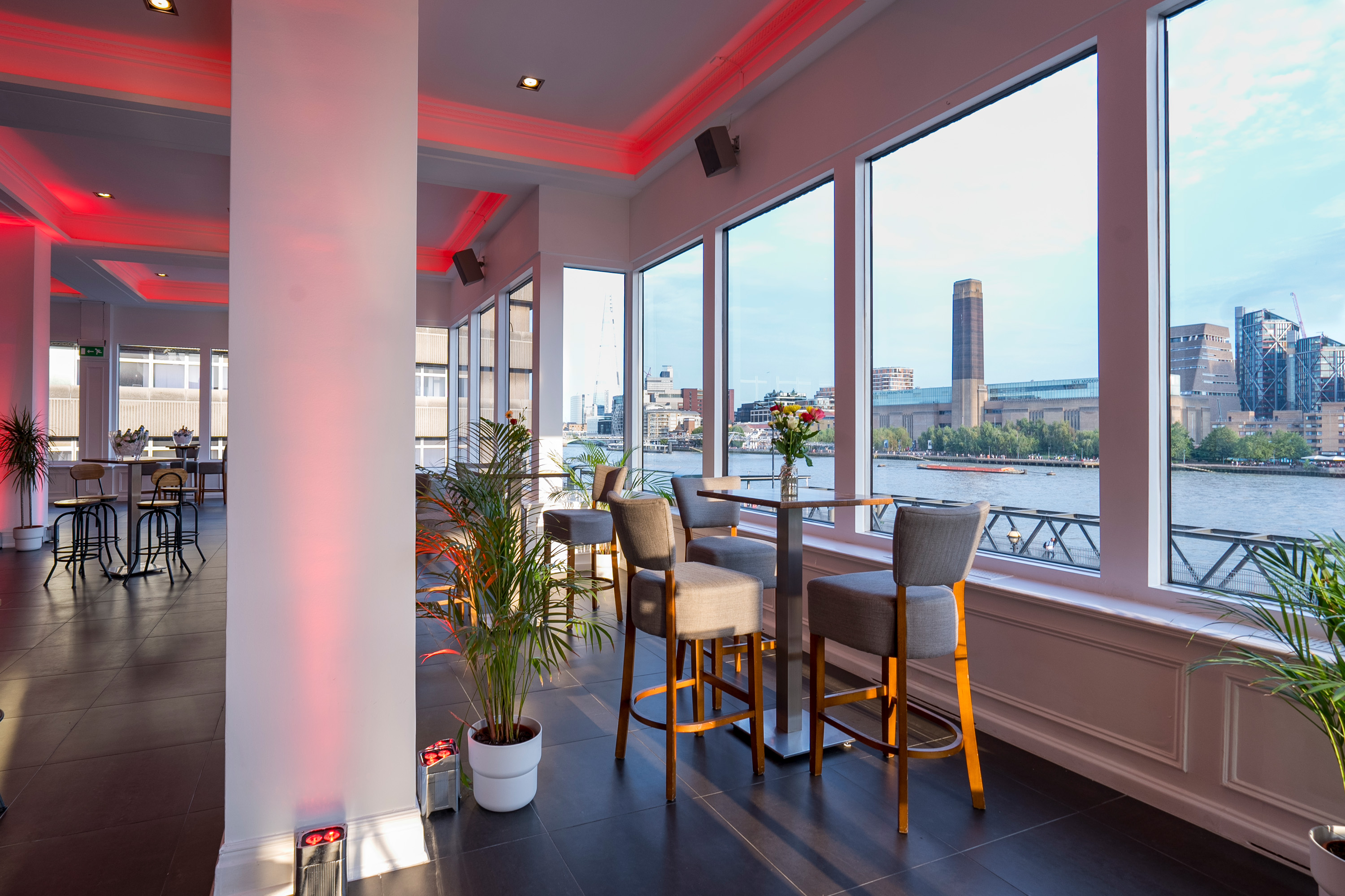 Upper River Room - nlmqxl3z3kn.jpg