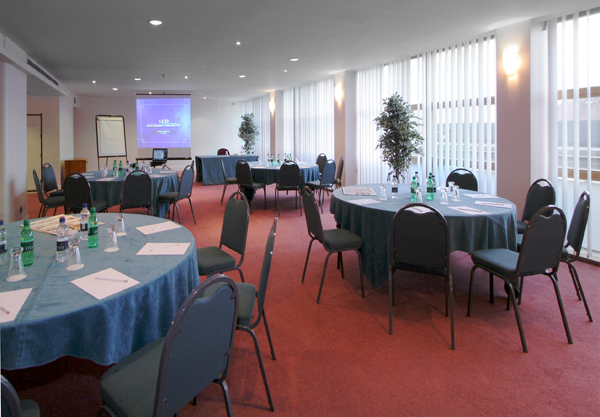 Conference Room 4 - STG hw1798 conf rm4 PSP crop133 HS.jpg