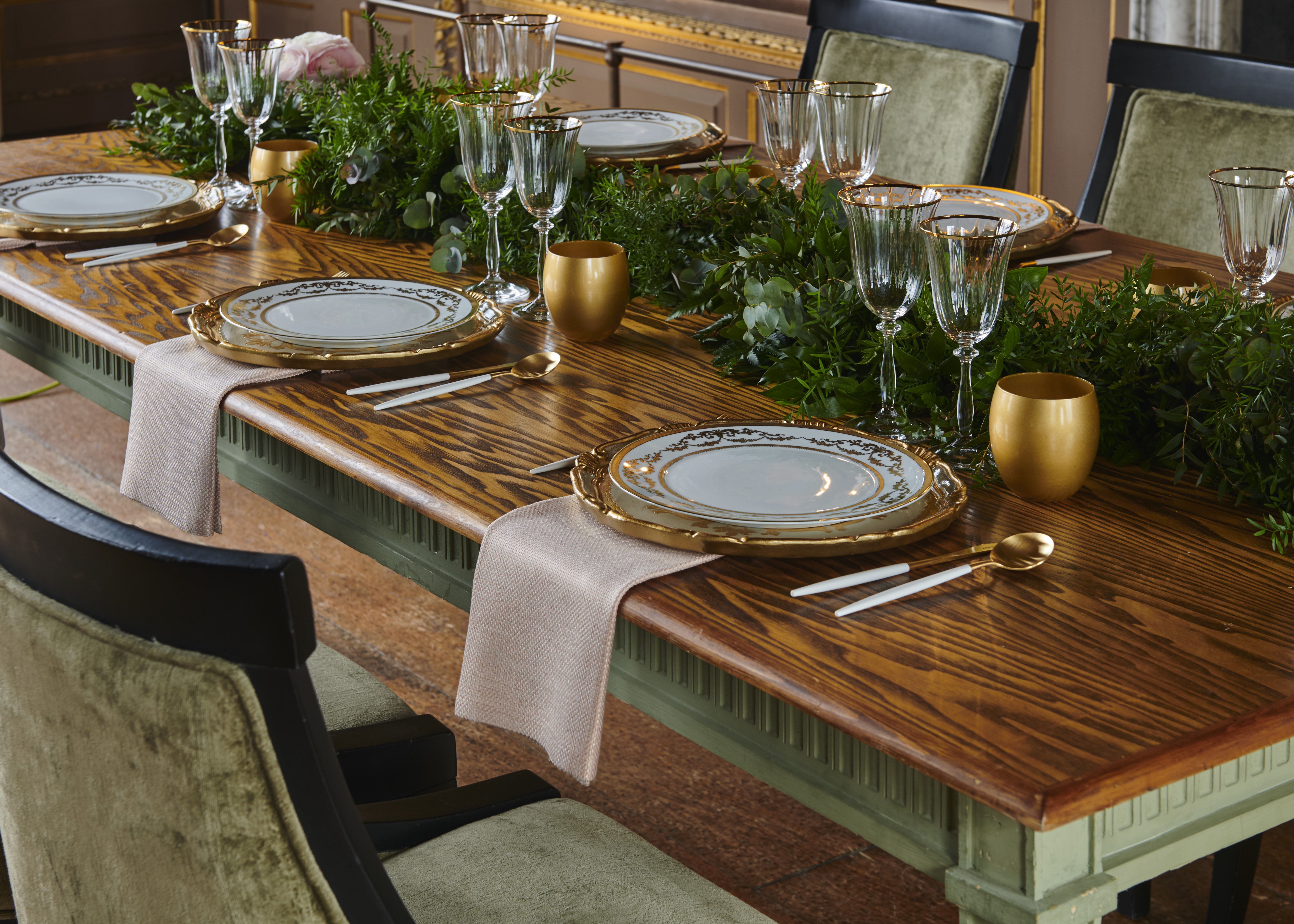 Elegant dining table at Little Banqueting House, Hampton Court Palace for events.