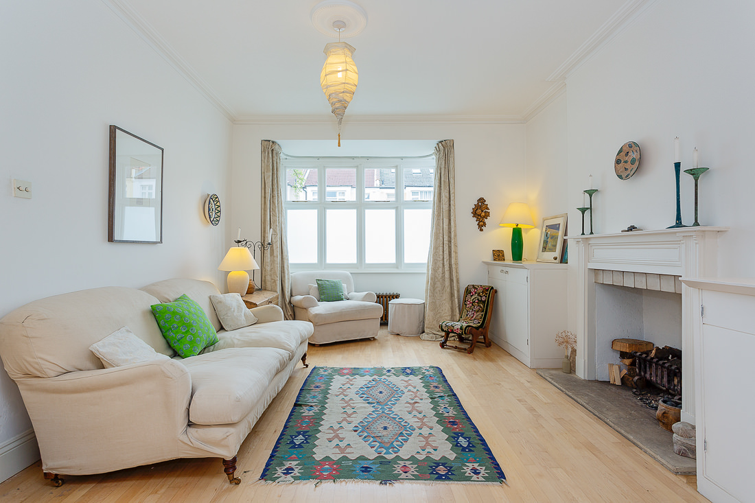 Cozy contemporary living space for intimate meetings and gatherings.