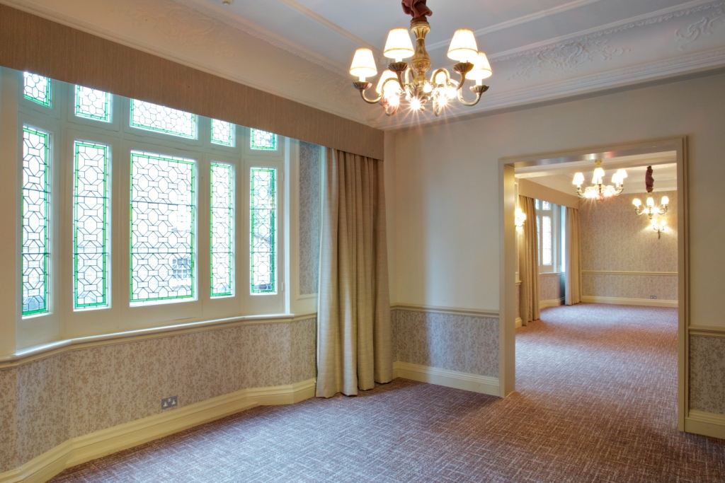 Salon Lillie and Oscar - Lillie & Oscar open space - compressed.jpg