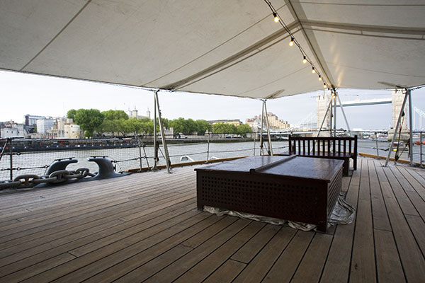 Quarterdeck - g1e0nupqcar.jpg