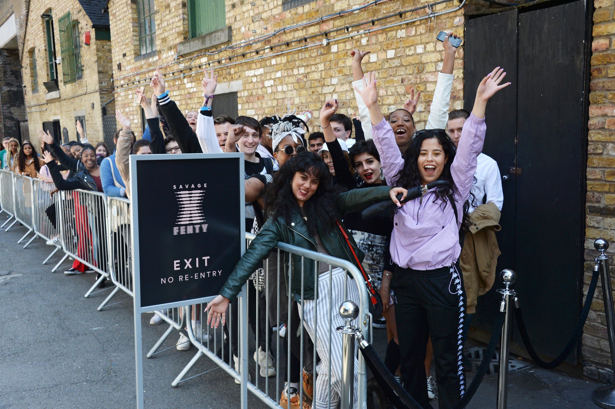 Studio 2 - 0vtaauh0nxy.jpg