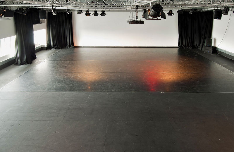 The Studio - qs3okjc51tf.JPG