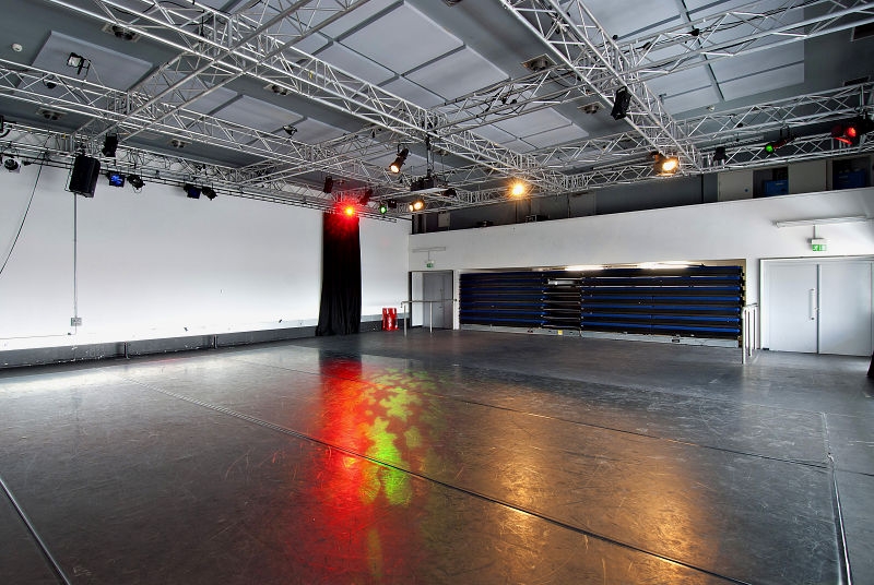 The Studio - cjw5sgbvqgi.JPG