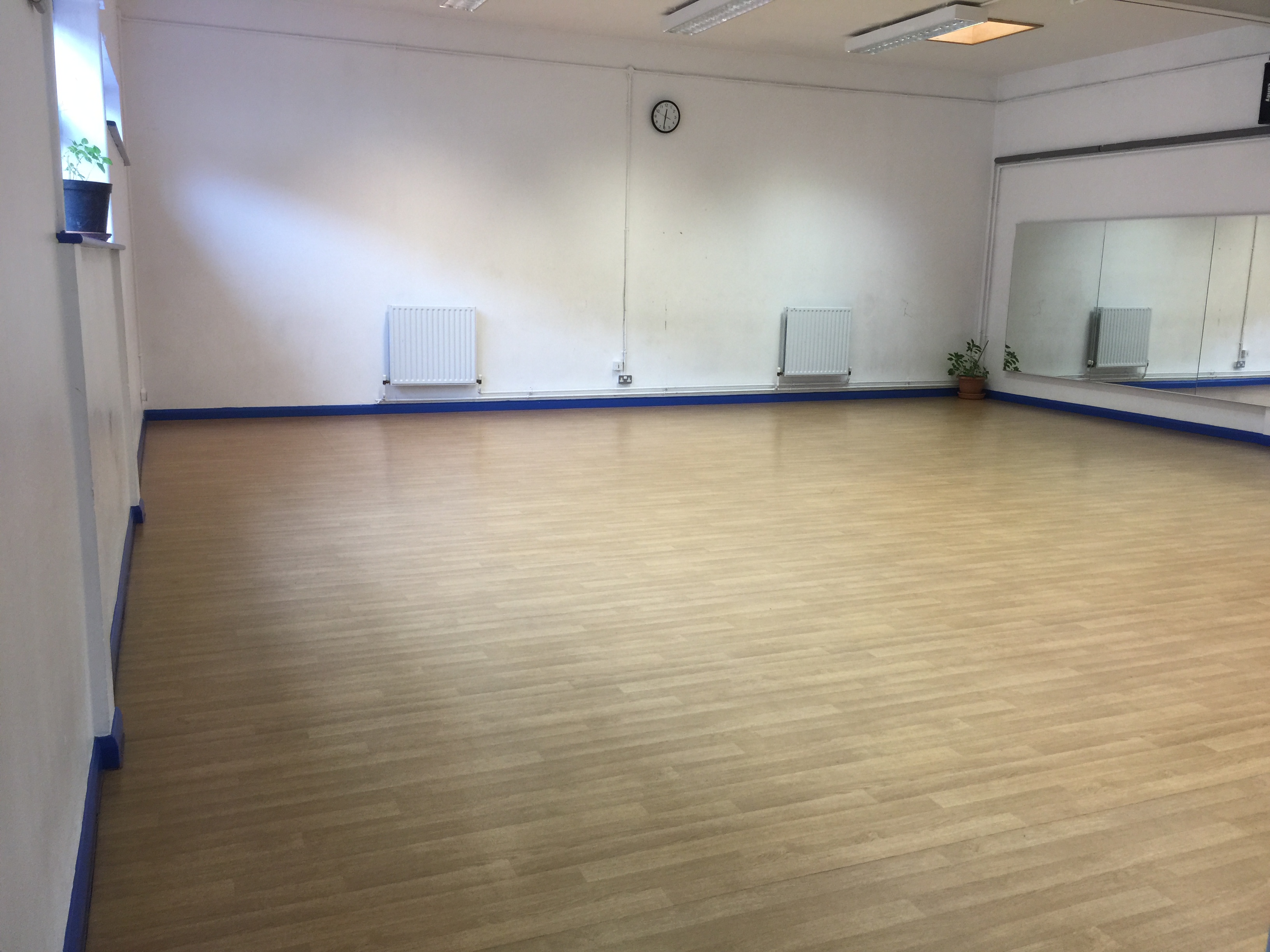 Dance Studio - vg3v2vqoni2.jpg