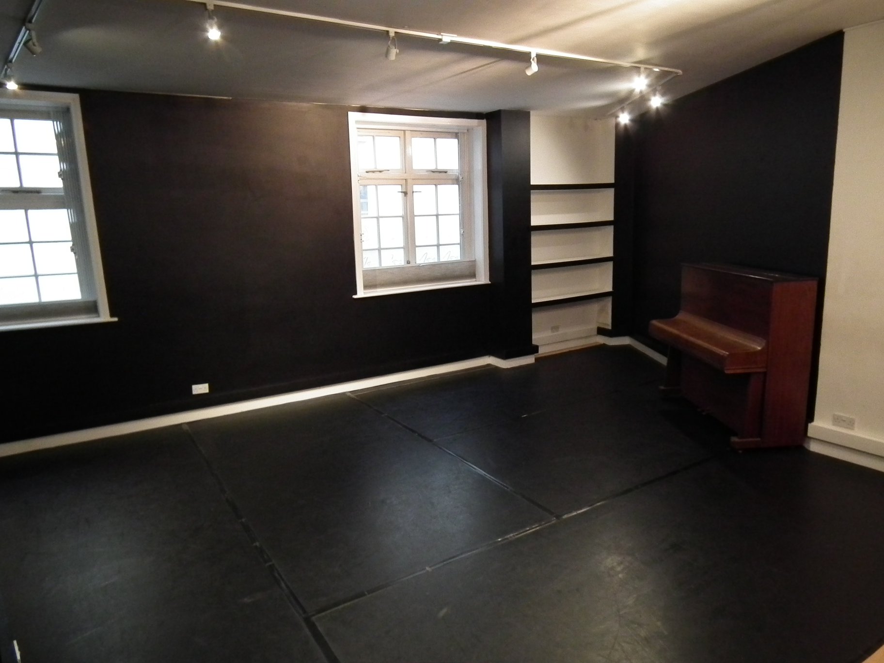 Rehearsal Space - 6b894d61-b8ed-49a6-a69f-c0115df37264.jpg