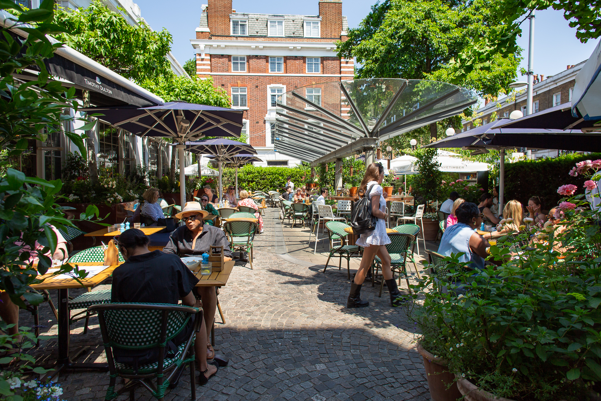 Courtyard - 3yevzfvrky2.jpg