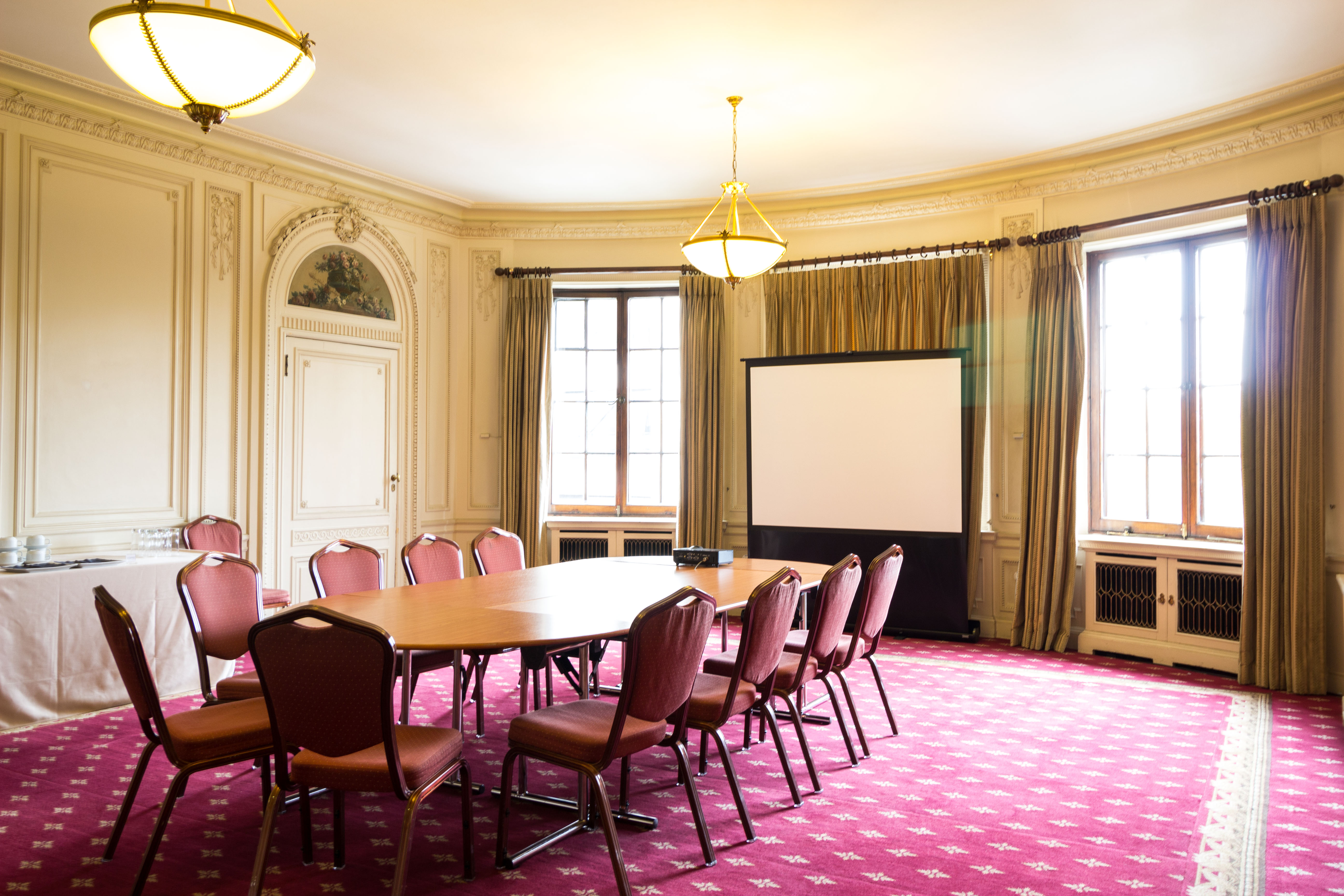 Handley Page Room - 4a5rst2xjhu.jpg