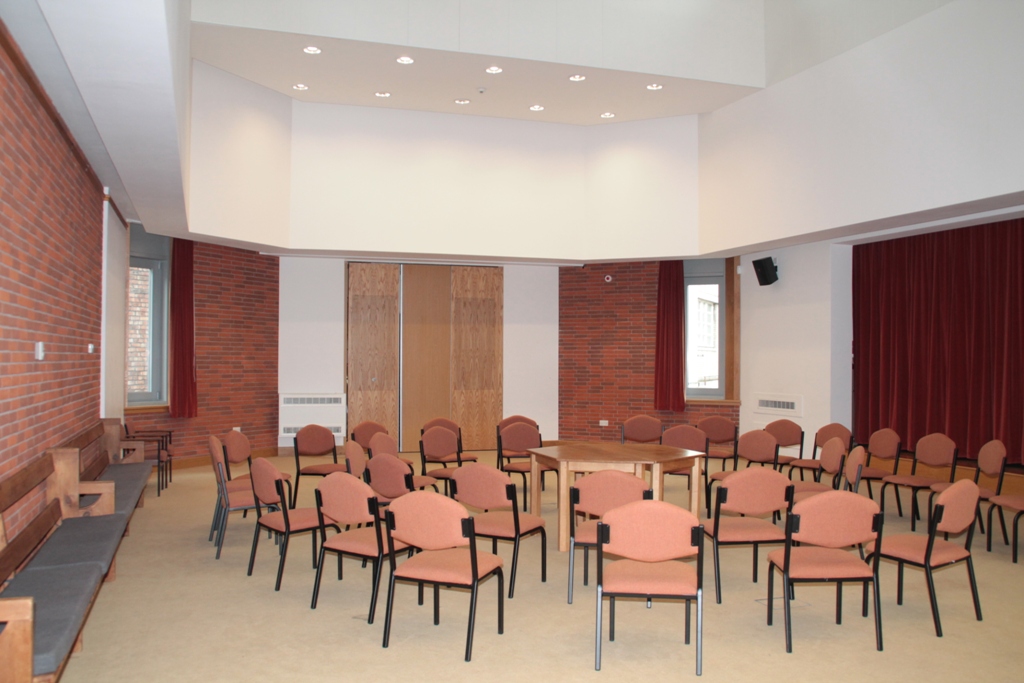 Large Meeting Room in Liverpool Quaker House, circular chairs for workshops and collaboration.