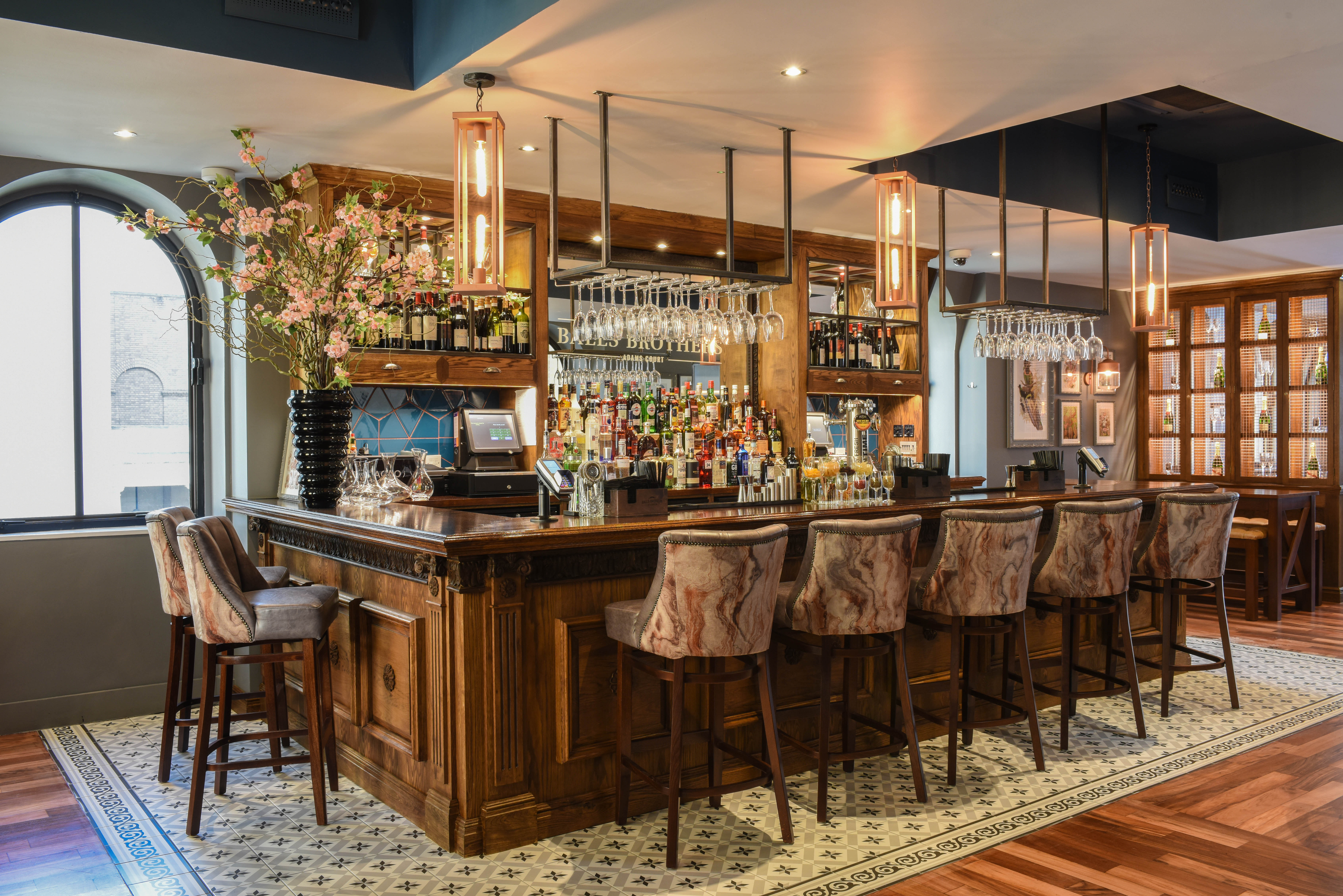 Sophisticated bar area in Jamie's Adams Court, perfect for cocktail receptions and gatherings.