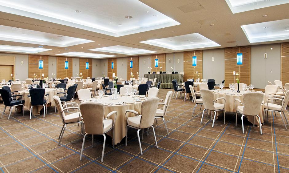 Quayside suite at Hilton London, elegant banquet hall for corporate events and gatherings.