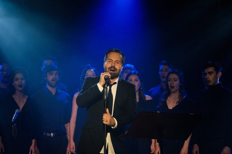 Stage lighting, choir, gala entertainment