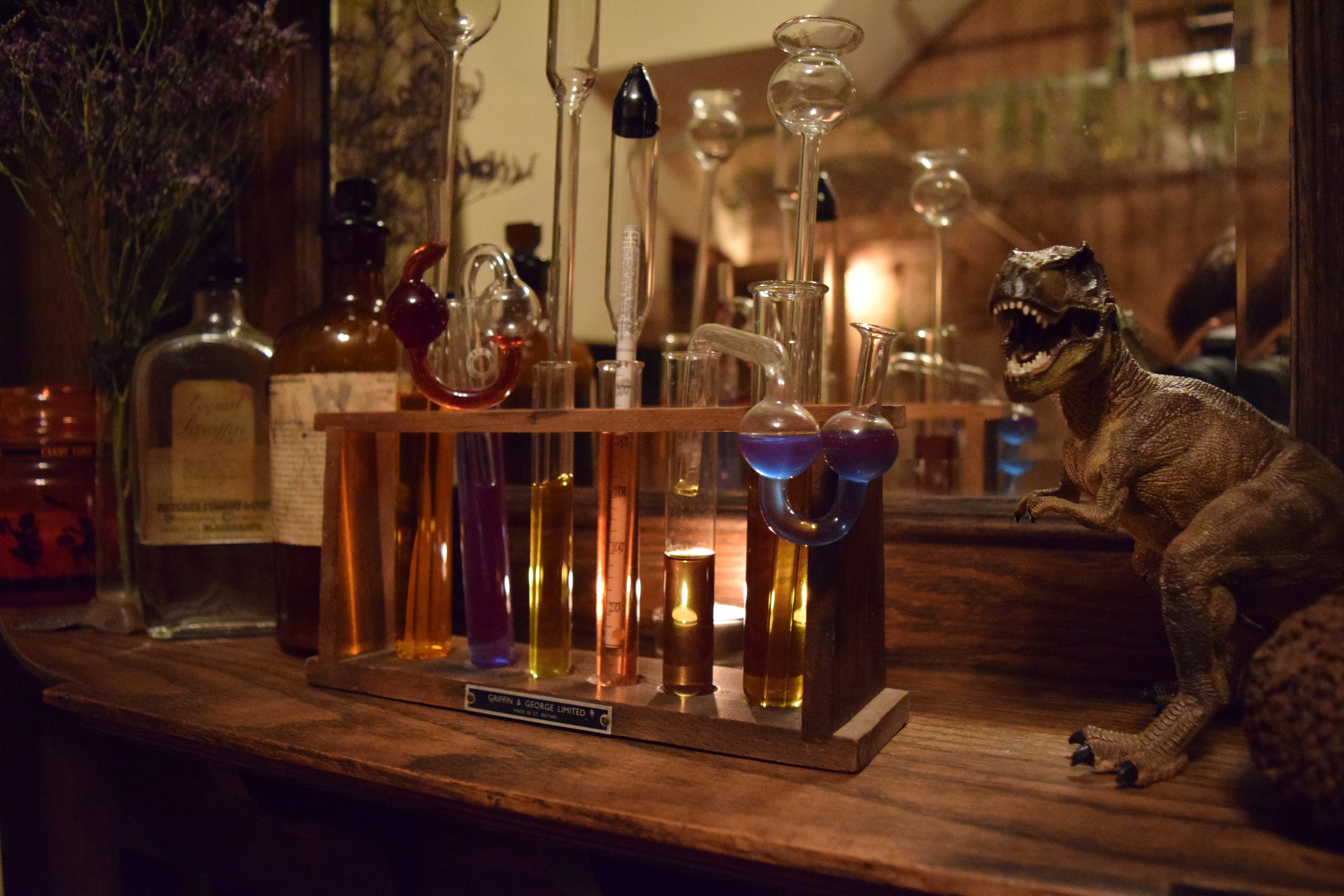 Shop - jfvfui2p4wn.JPG