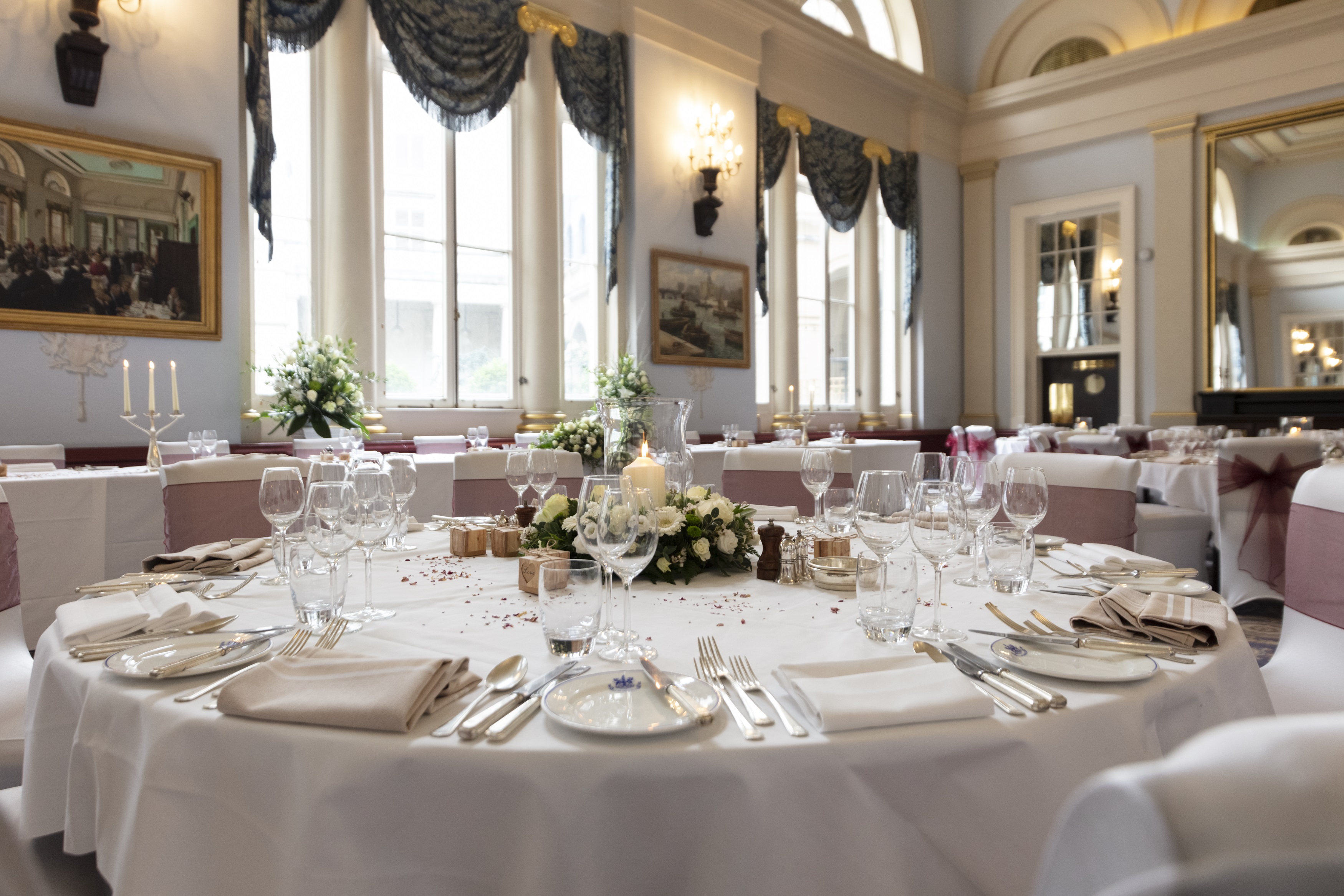Elegant dining table in City of London Club, perfect for weddings and corporate events.