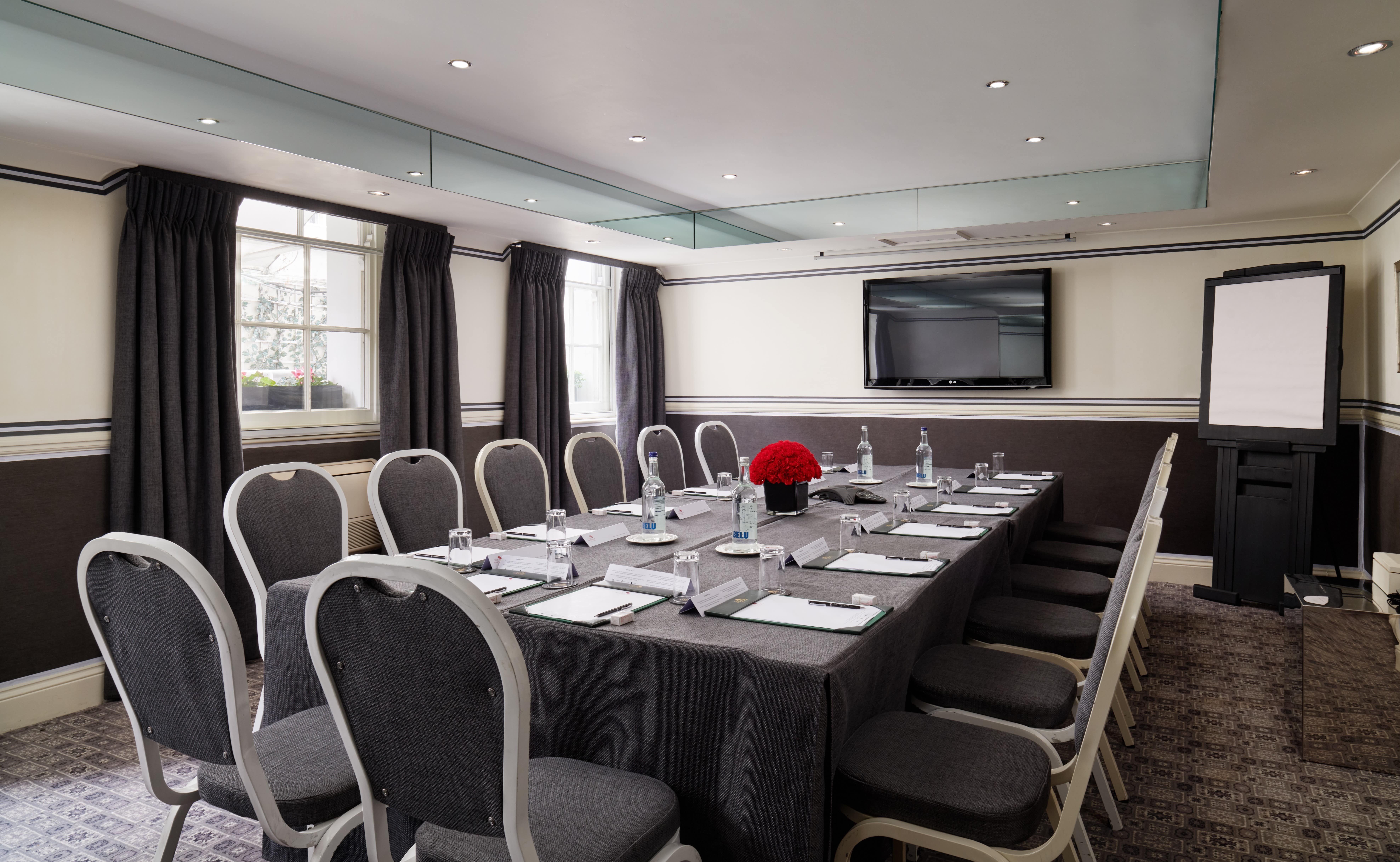 Bloomsbury Suite - 42mztd2g1uh.jpg