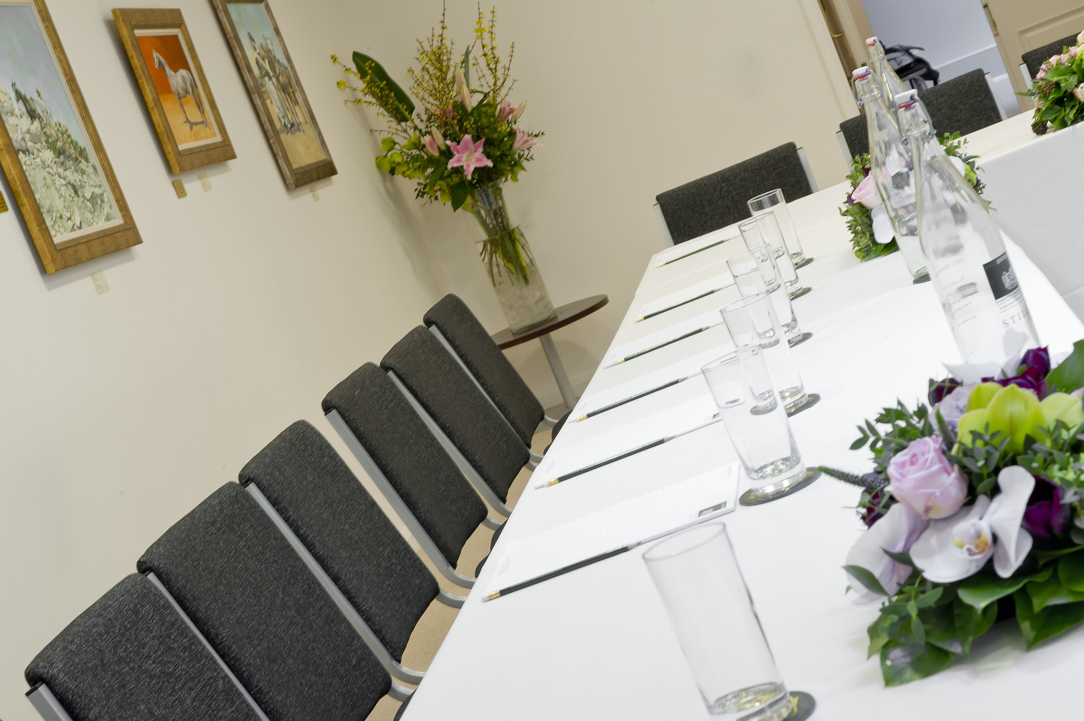 The Ivory Suite - udeycv0jxnt.jpg