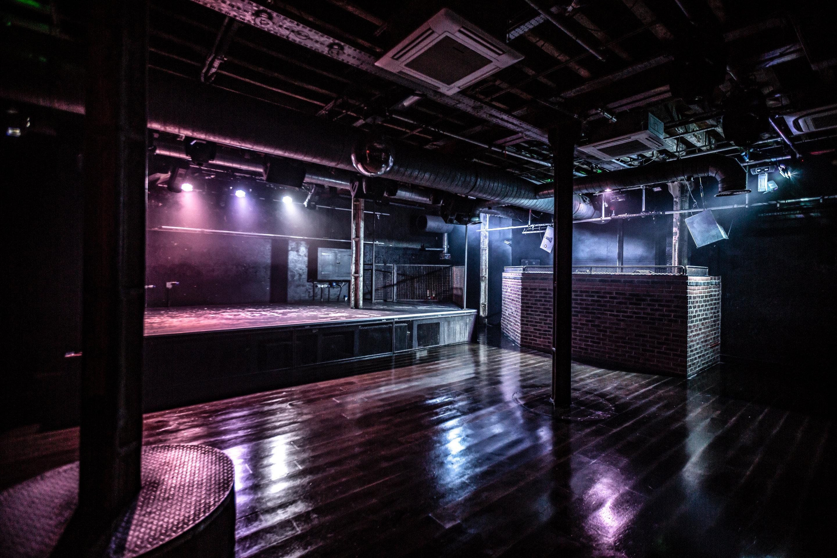XOYO MAIN SPACE - p0cikxur5m4.jpg