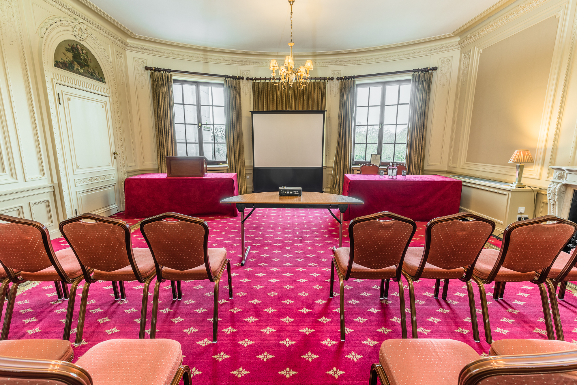 Handley Page Room - t3n4o50kgnf.jpg