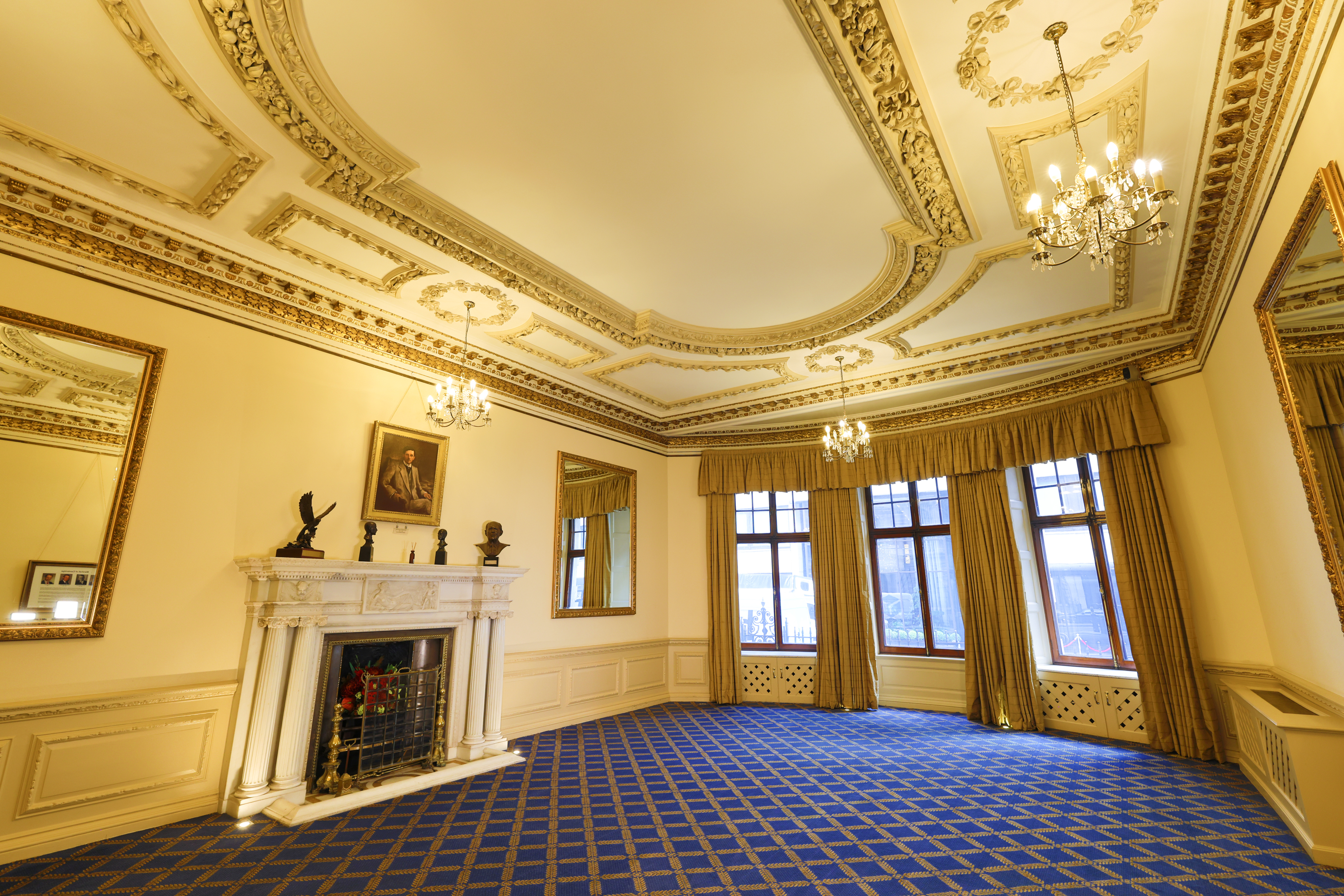 Marshall of Cambridge & Foyer - 0win0vhefvz.jpg