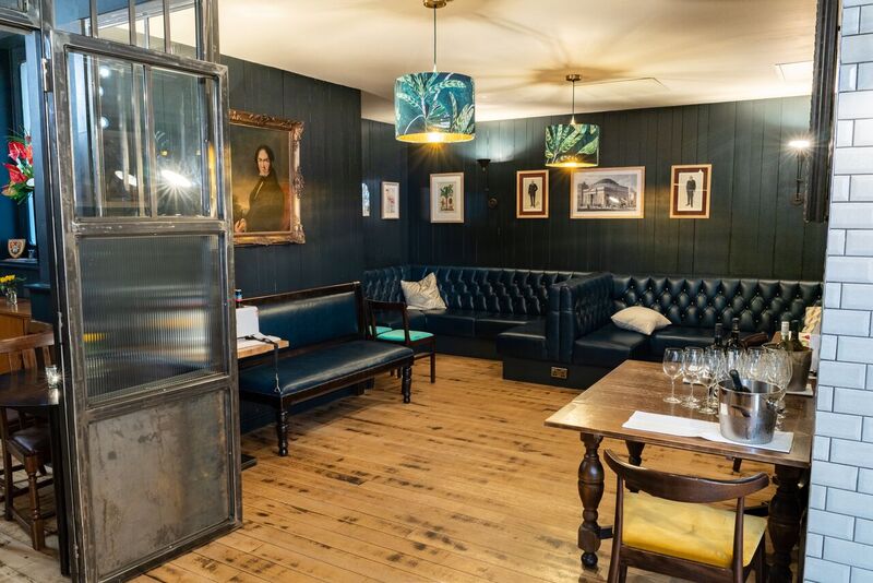 The Main Bar - pmrvqf5hoyz.jpg