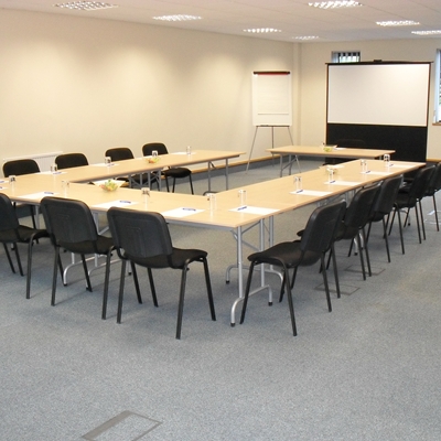 U-shaped meeting room in Heritage Gate, ideal for collaborative discussions and events.