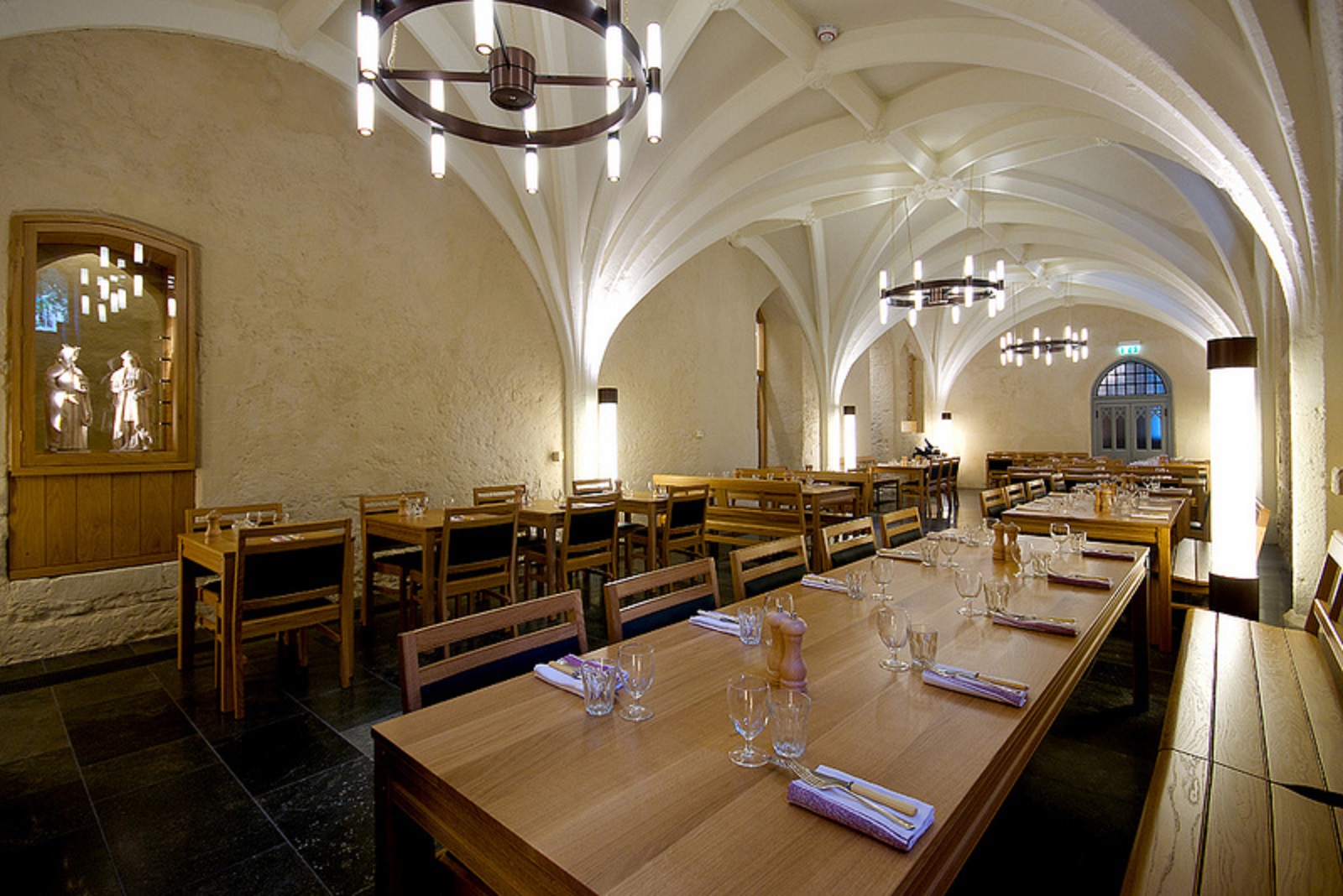 Cellarium Cafe in Westminster Abbey: elegant dining with vaulted ceilings for events.