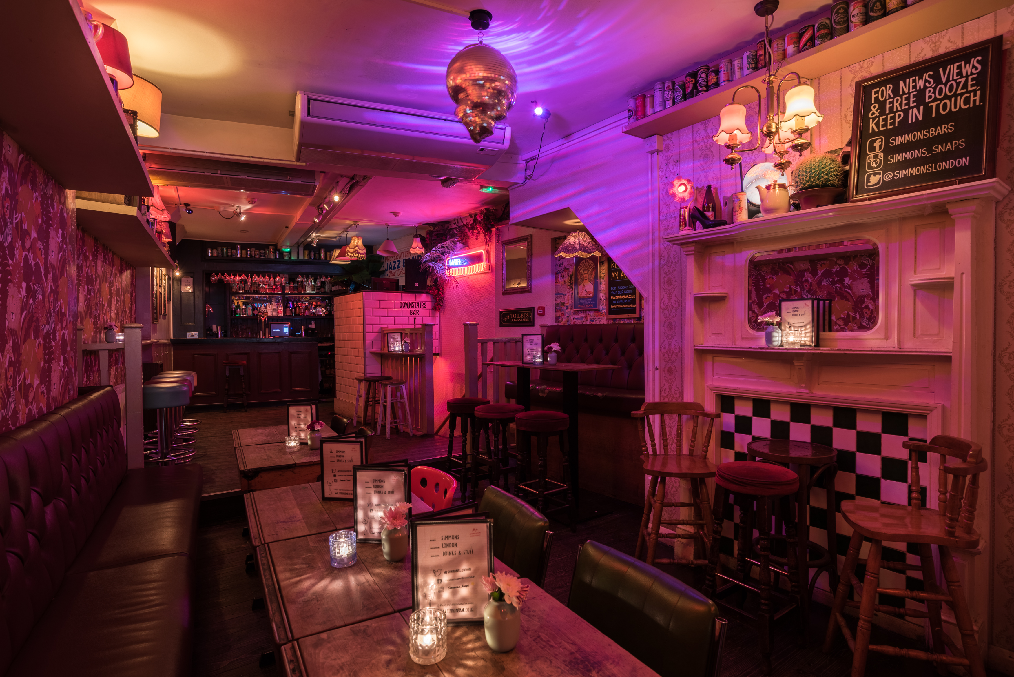 Vibrant Main Bar at Simmons, ideal for creative events and social gatherings.