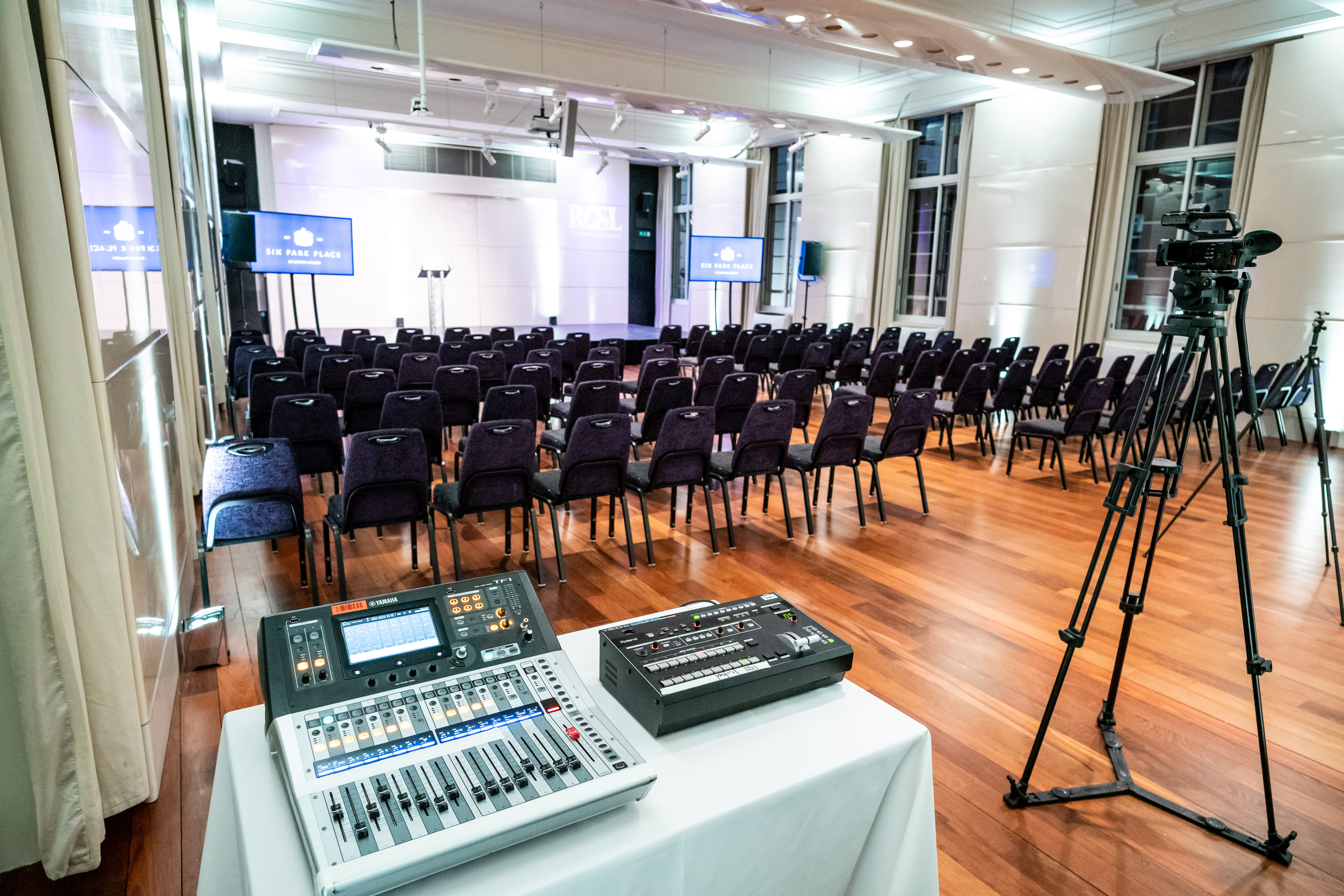 Princess Alexandra Hall - 03fetxlri4l.jpg