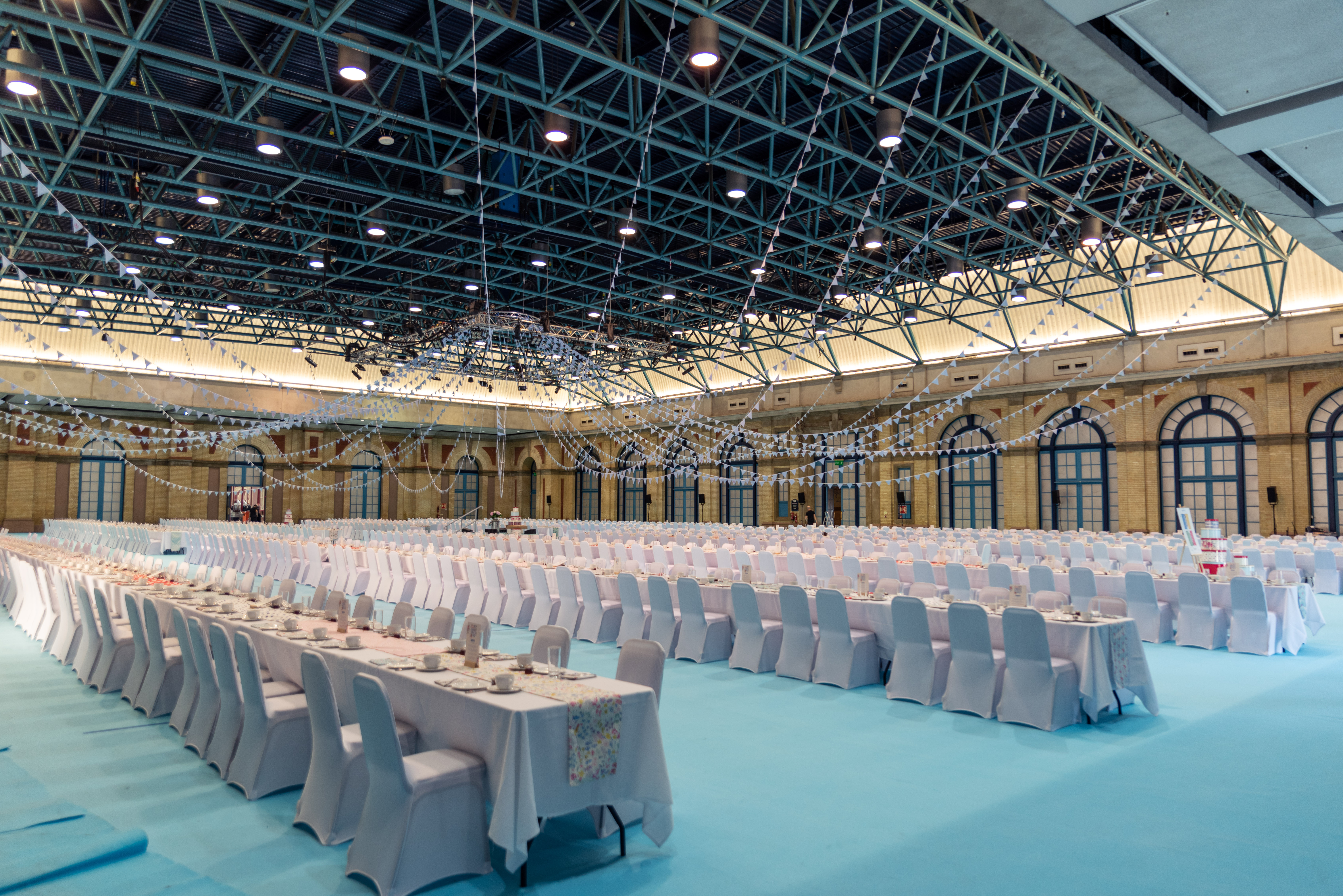 West Hall - 43ronjrtizq.jpg