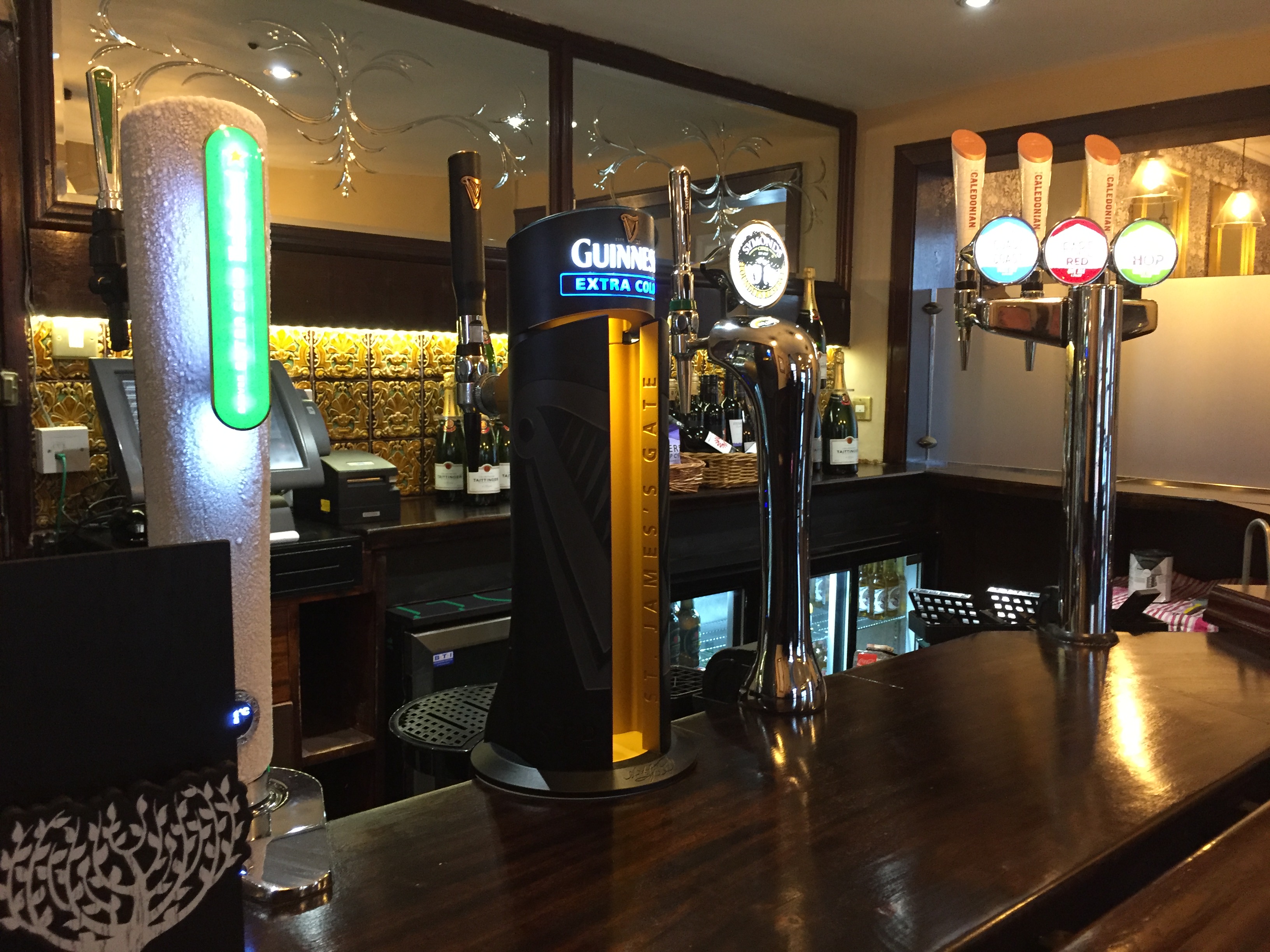 Beauforts Pub - zp4a2xb1cb5.jpg