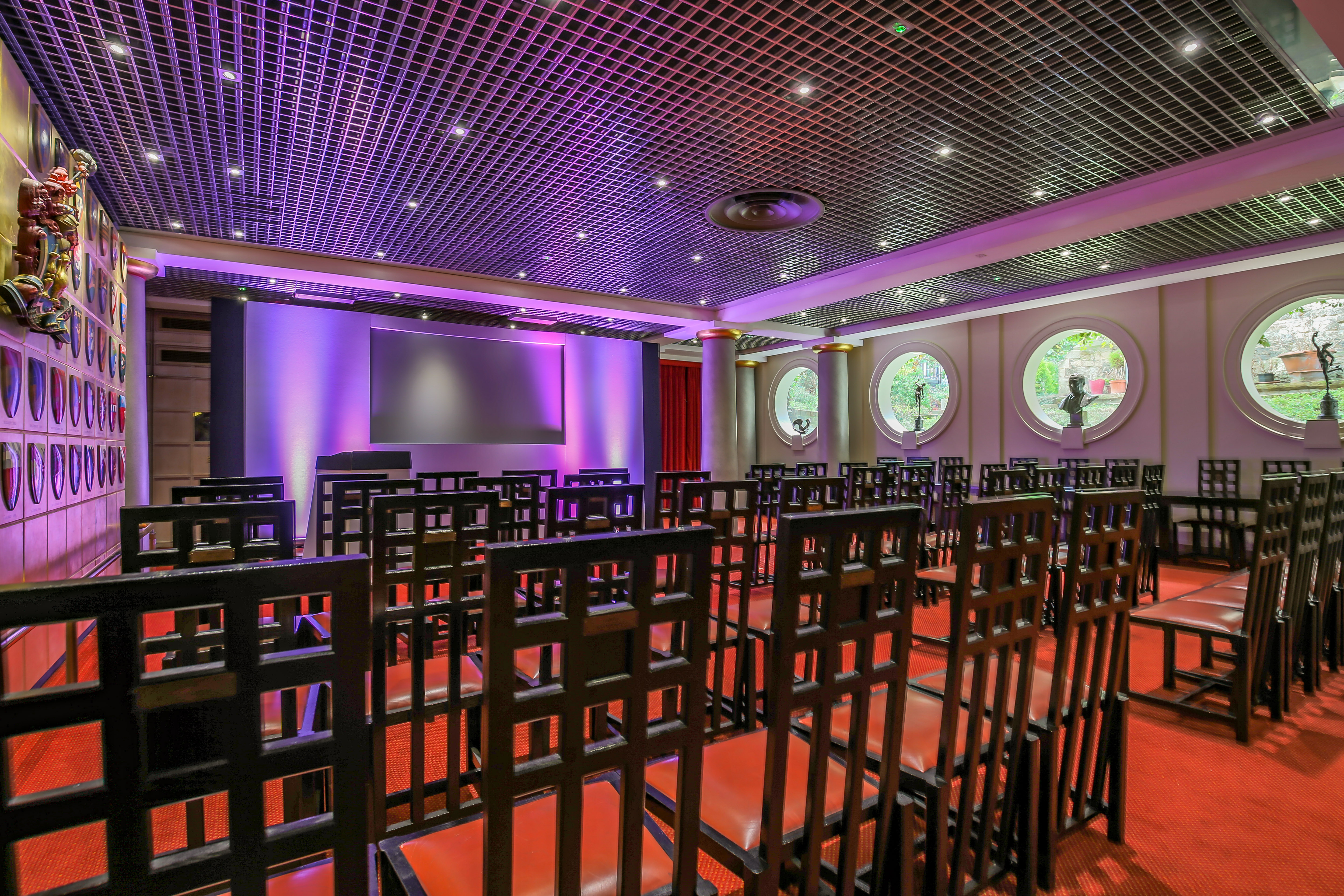 Livery Hall - vom3gqfkcqv.jpg